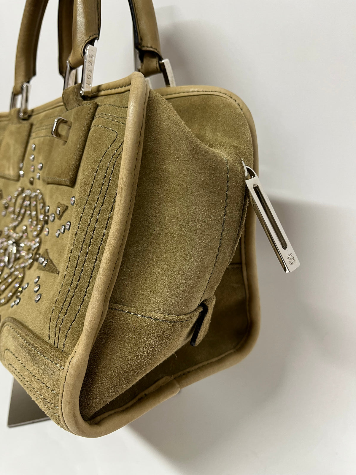Loewe Amazona 28 Ante Caqui con Cristales de Swarovski · Herrajes Plata
