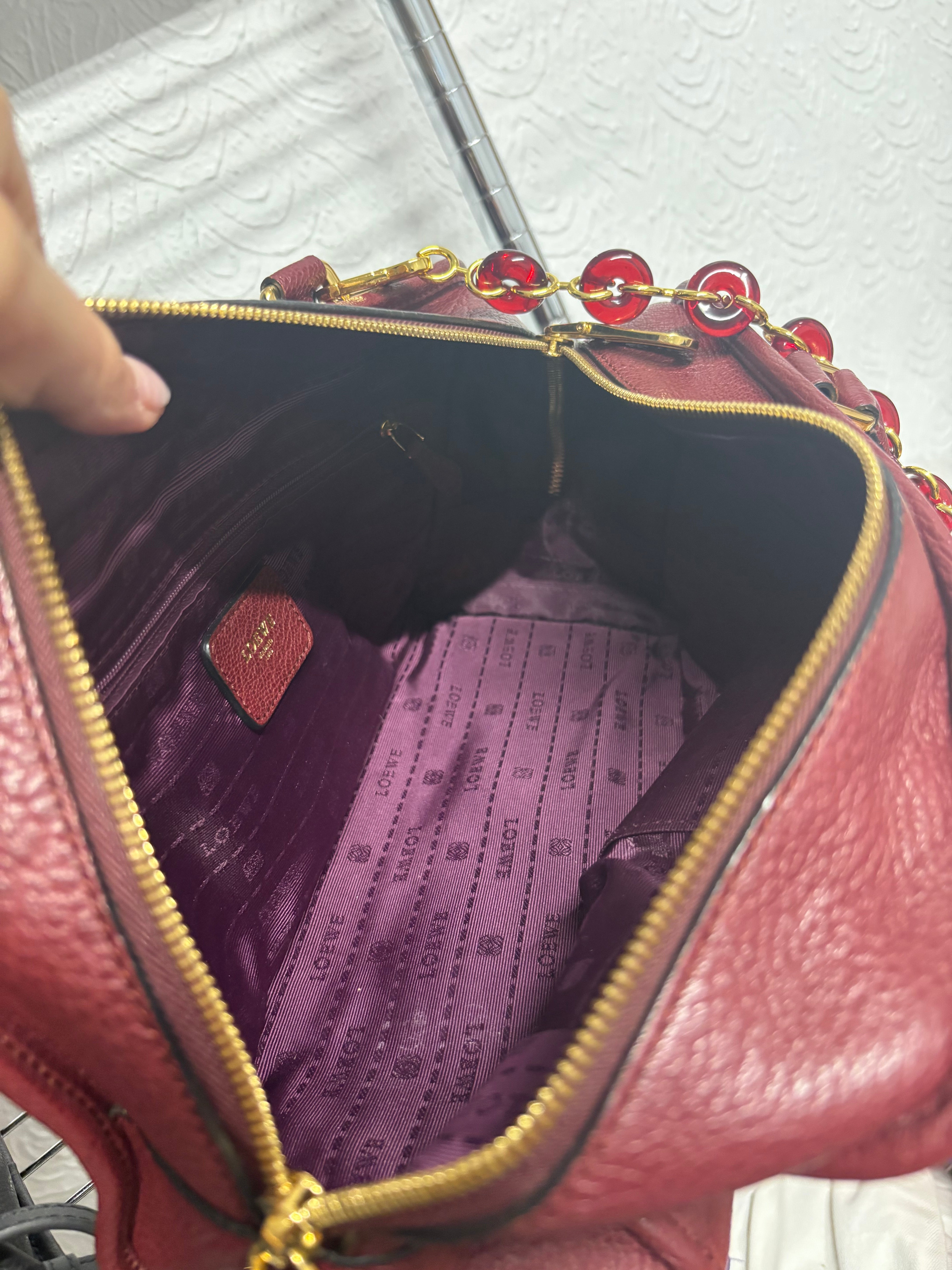 Loewe amazona burdeos 28 con 2 bandoleras