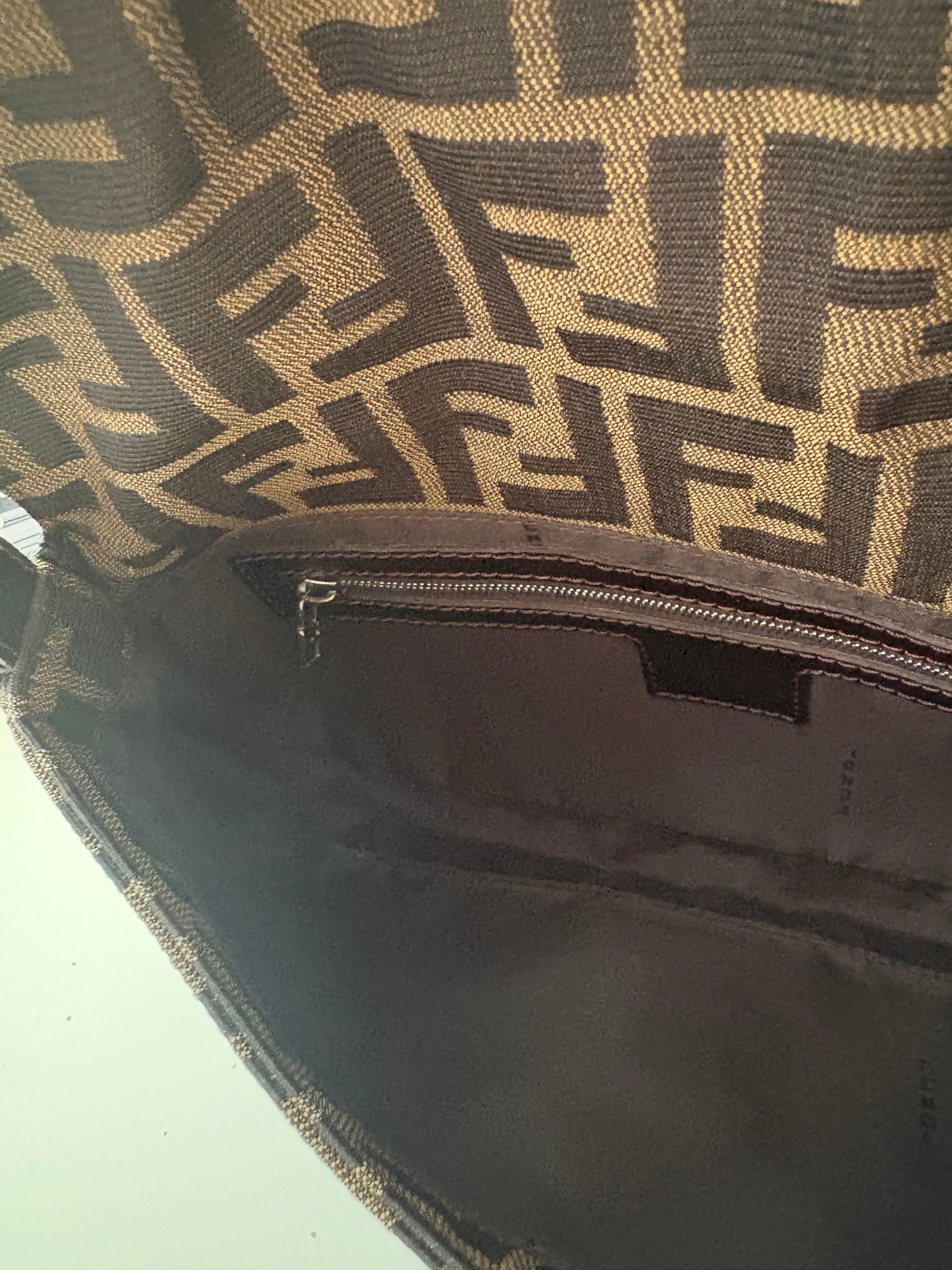 Fendi Baguette Clásica Vintage en canvas Zucca marrón con herrajes plateados