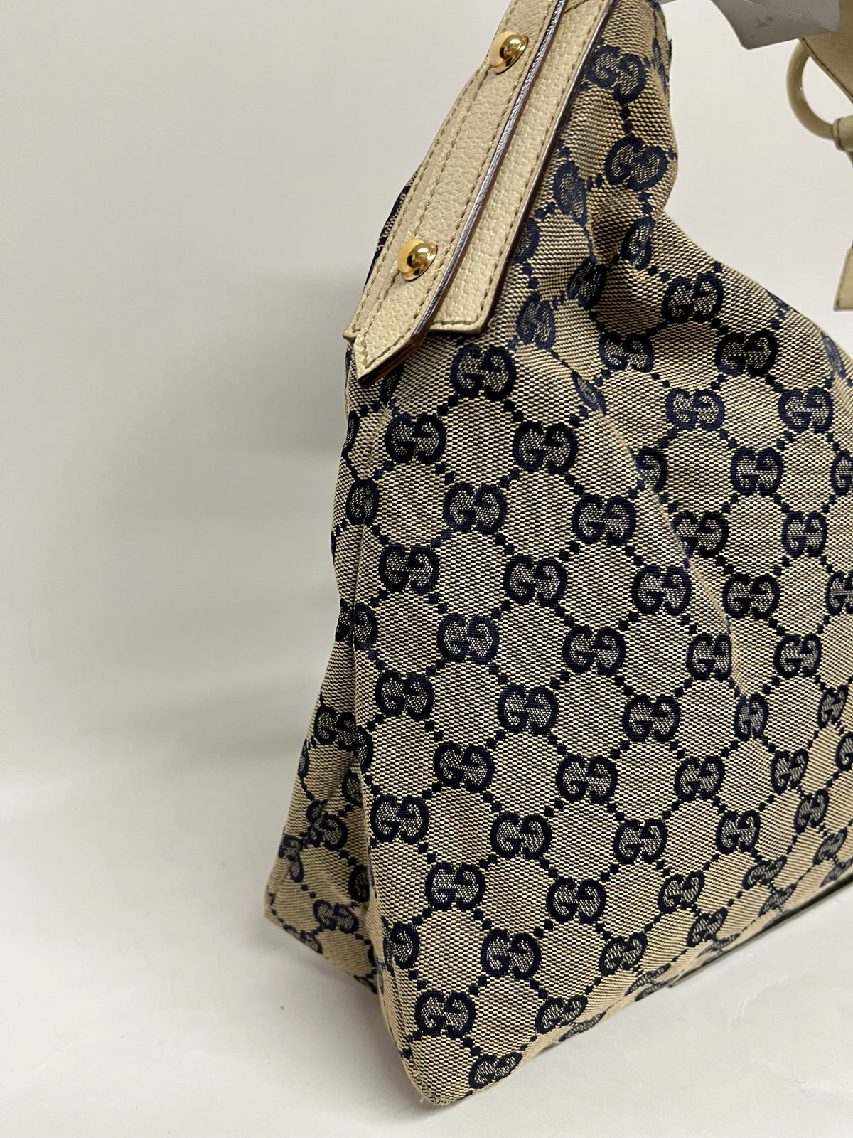 Gucci Horsebit Hobo Lona GG Azul Marino con Asa en Resina Marfil
