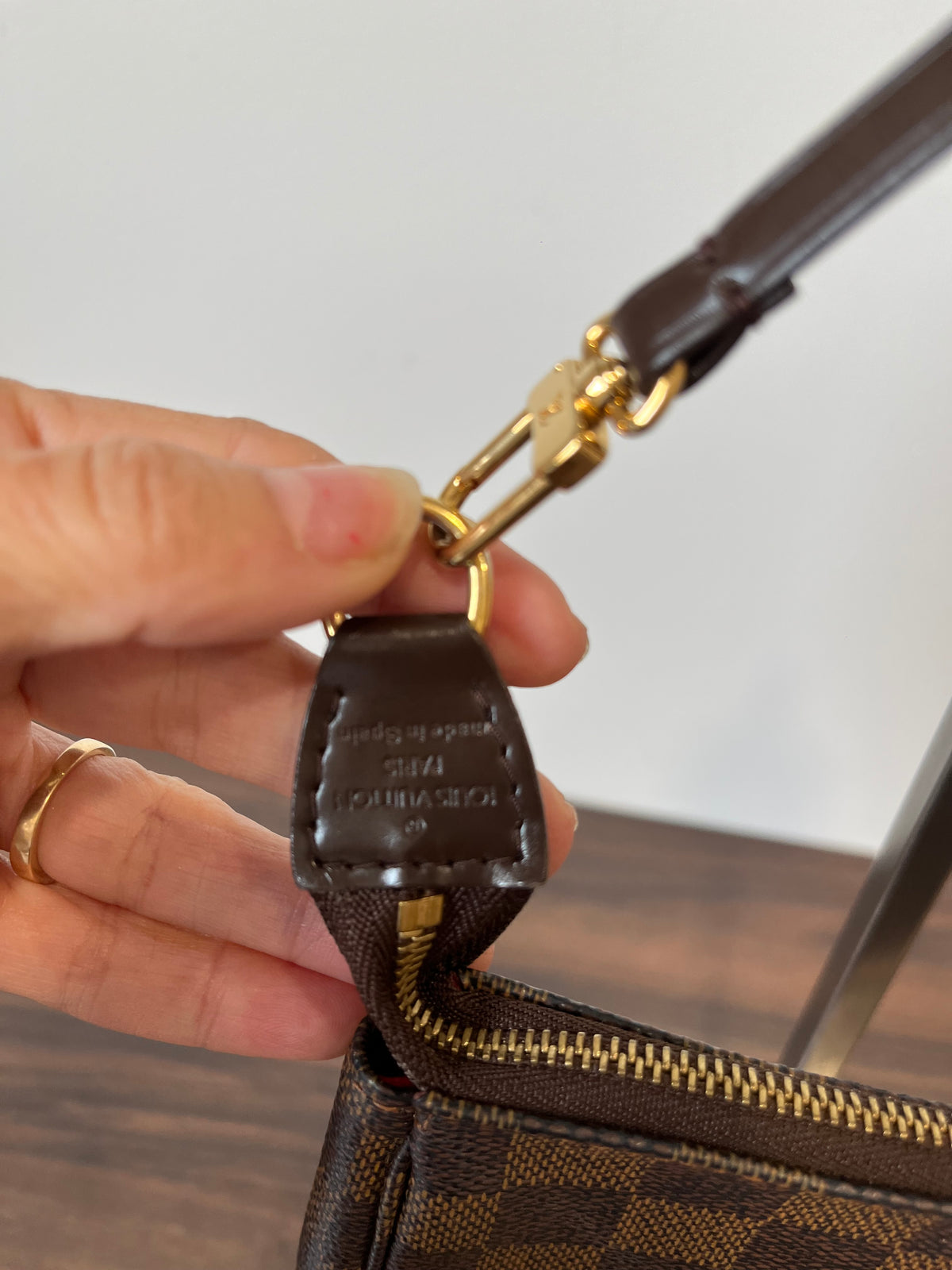 Louis Vuitton Pochette Accessoires Lona Damier Ébène