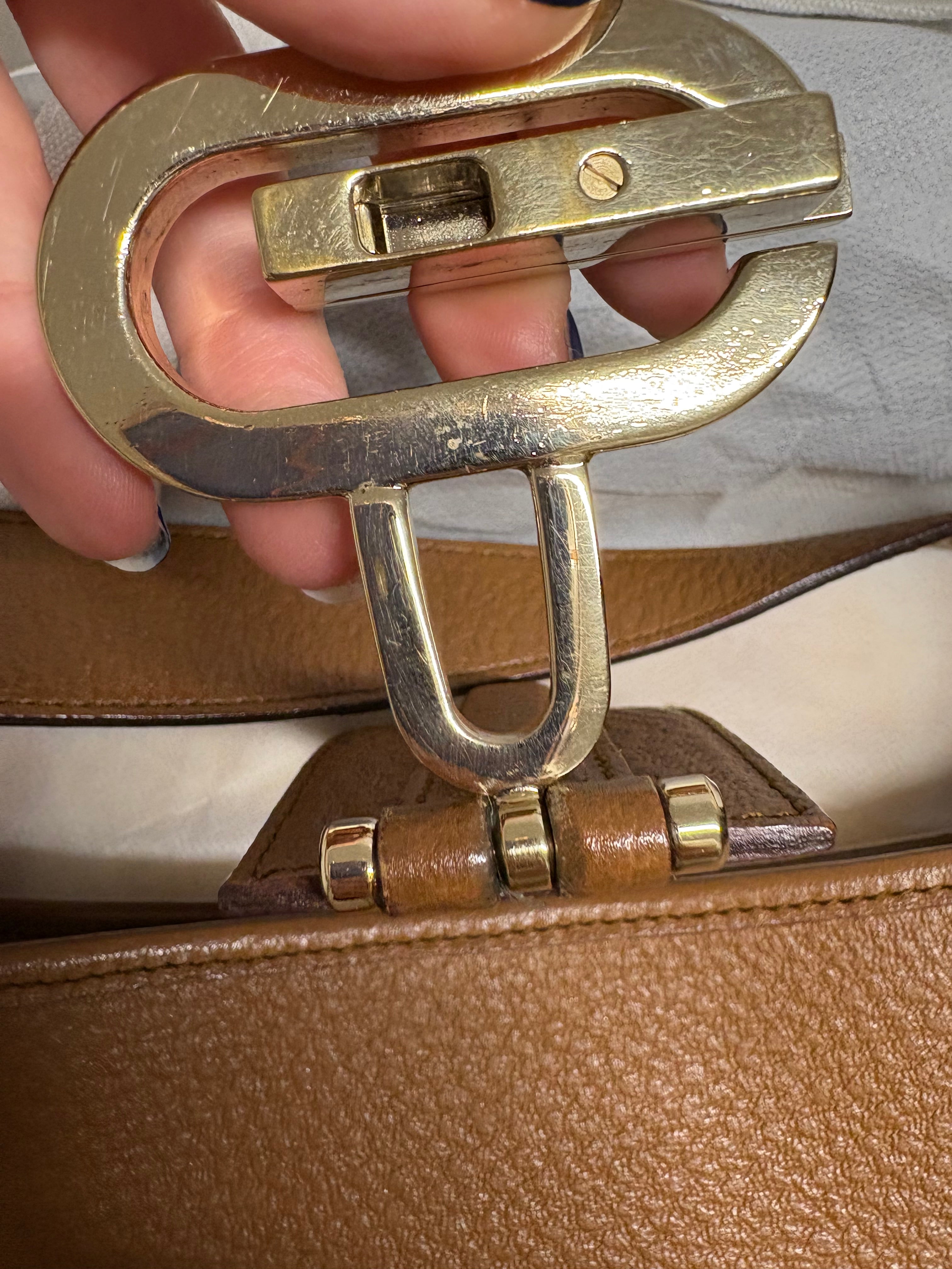 Gucci Jackie Shoulder Bag Piel Marrón · Broche G Dorado