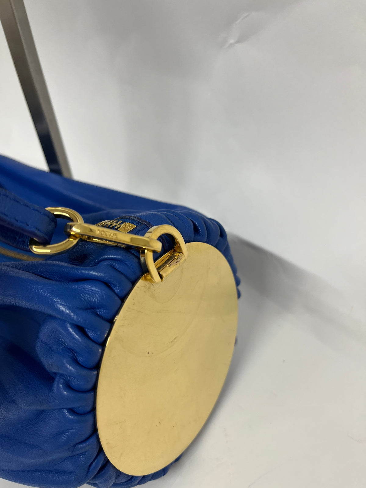 Loewe Bracelet Pouch Nappa Plisada Azul Cobalto