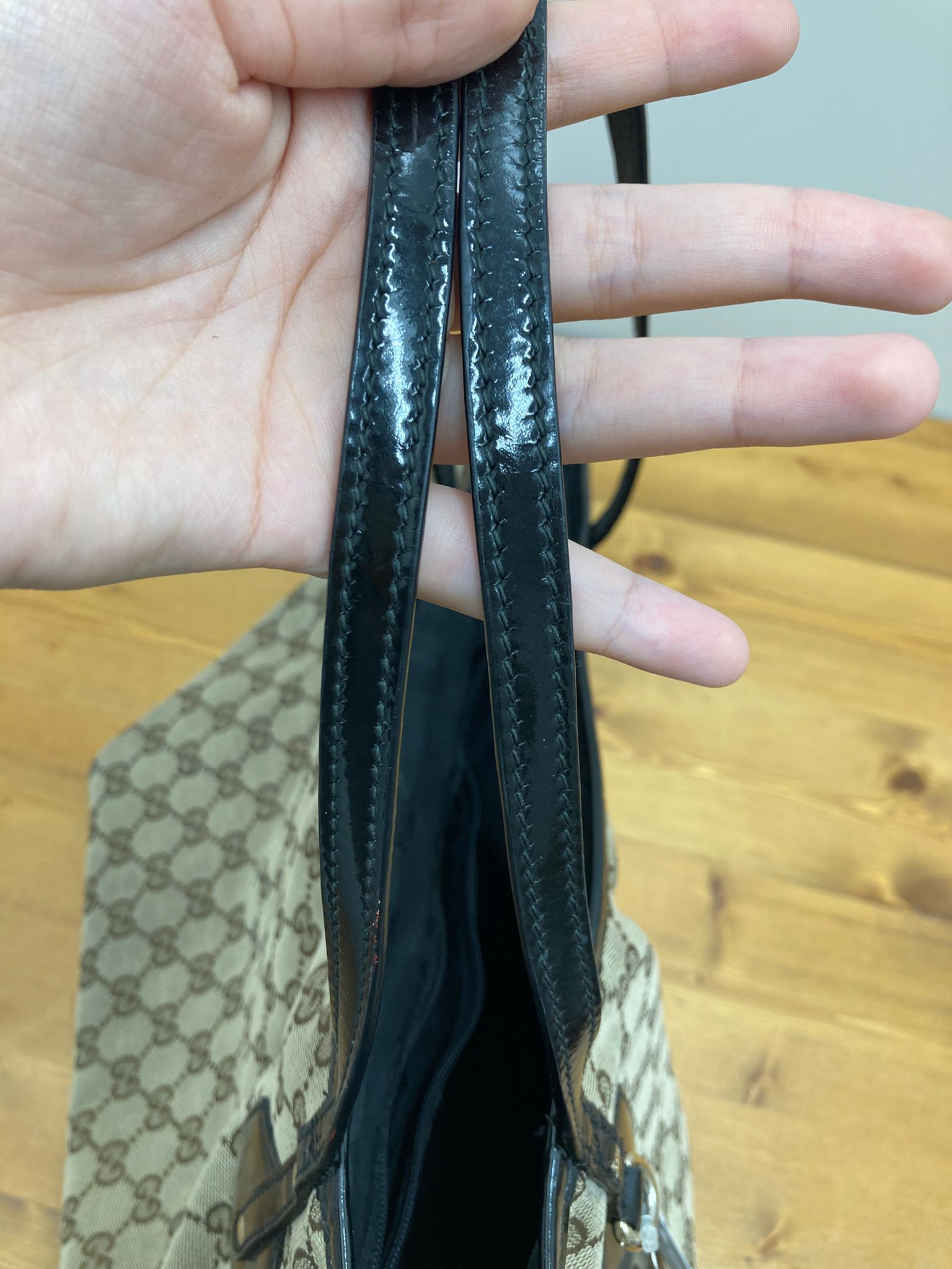 Gucci GG Canvas Tote Beige & negro