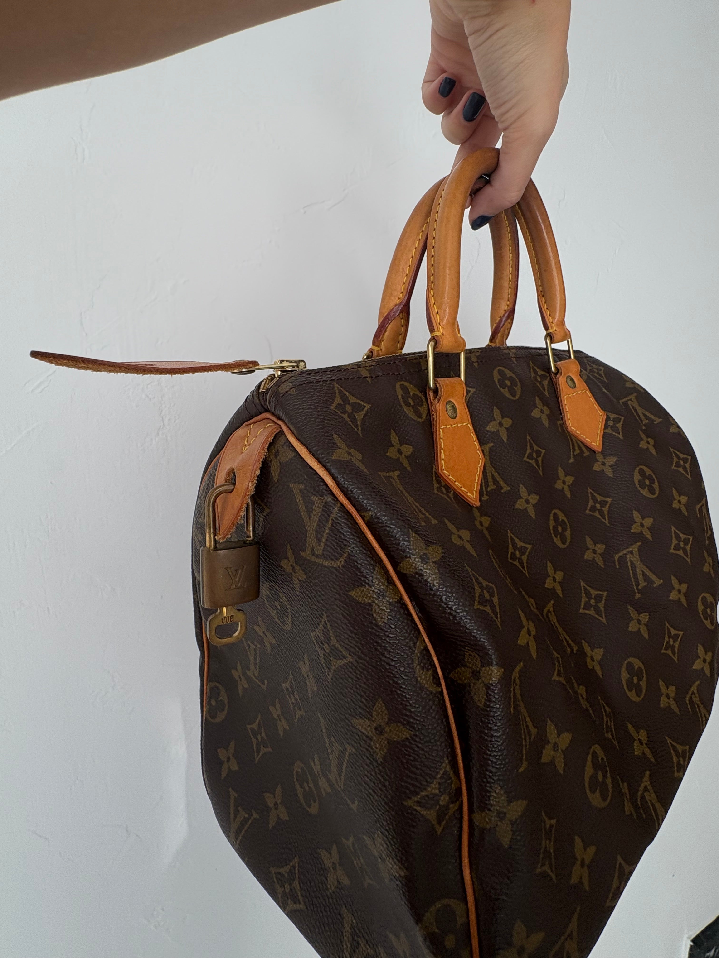 Louis Vuitton Speedy 30