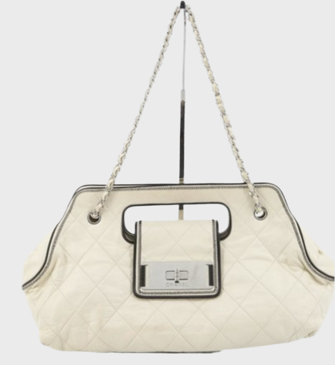 CHANEL - Reissue Accordion Flap blanco