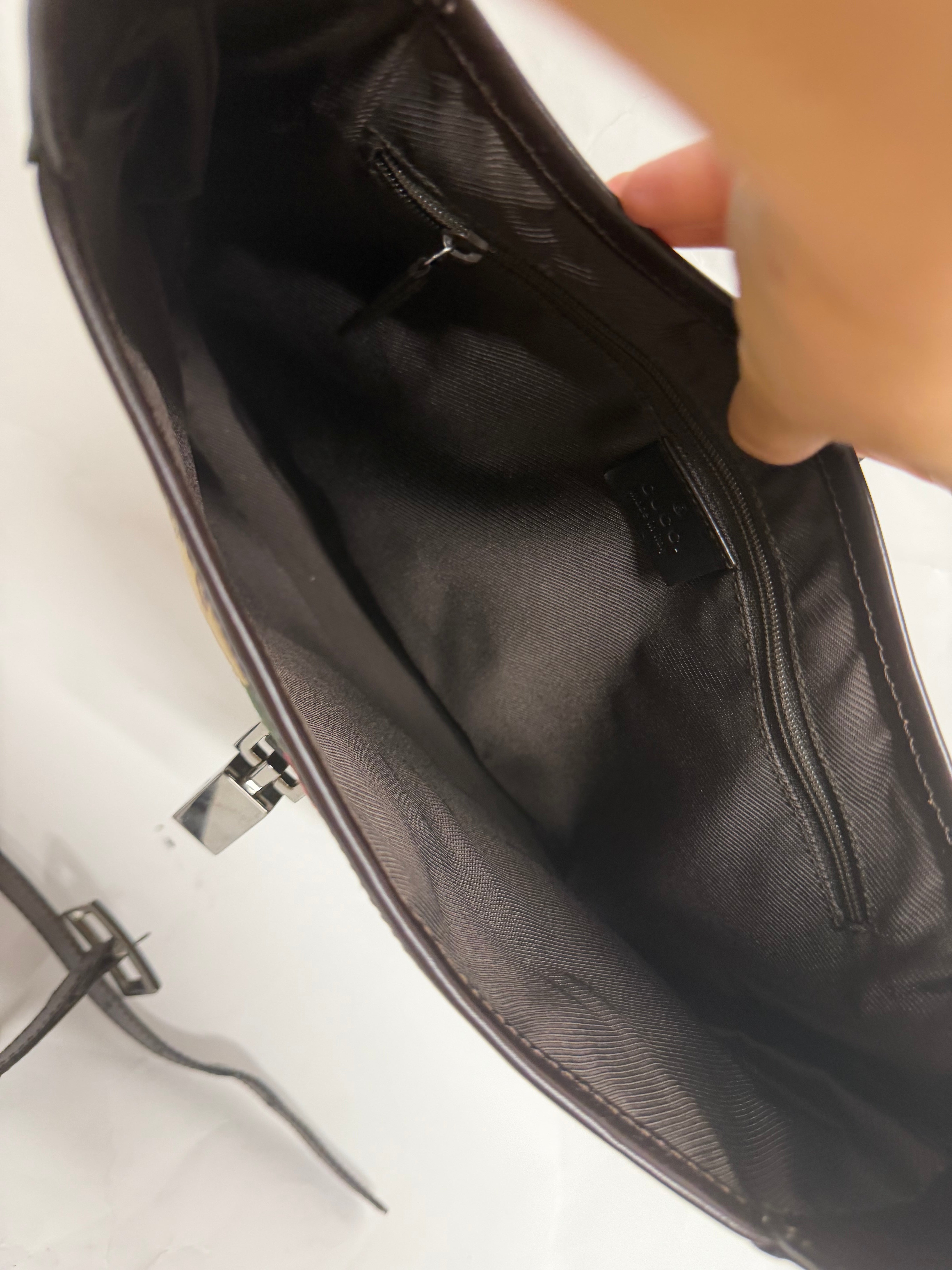 Gucci Jackie GG Canvas Web pequeña con bandolera