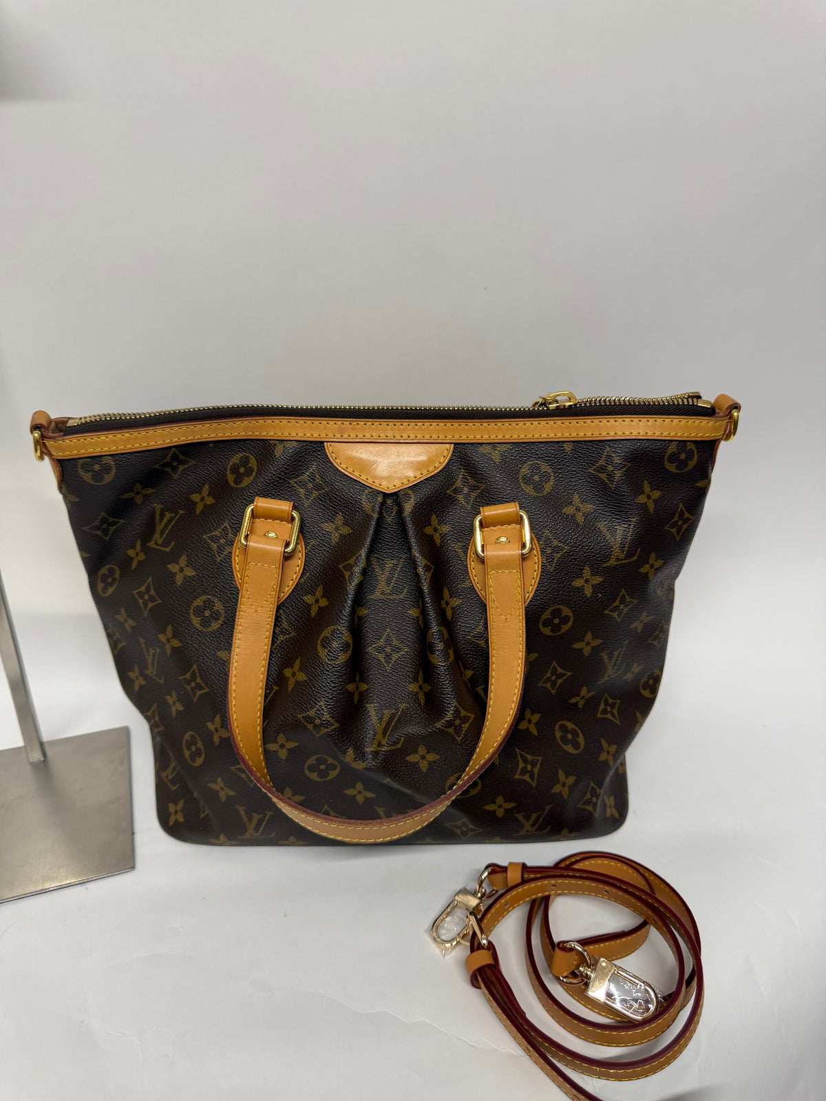 Louis Vuitton Palermo PM Monogram con Bandolera de Piel Heras Purse