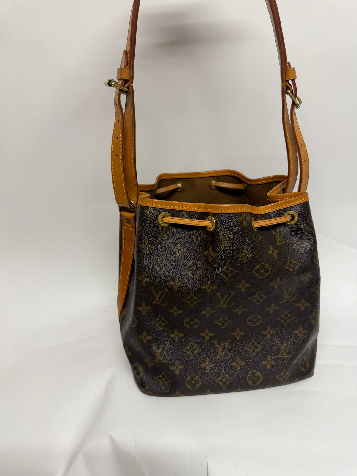 Louis Vuitton Petit Noé Monogram