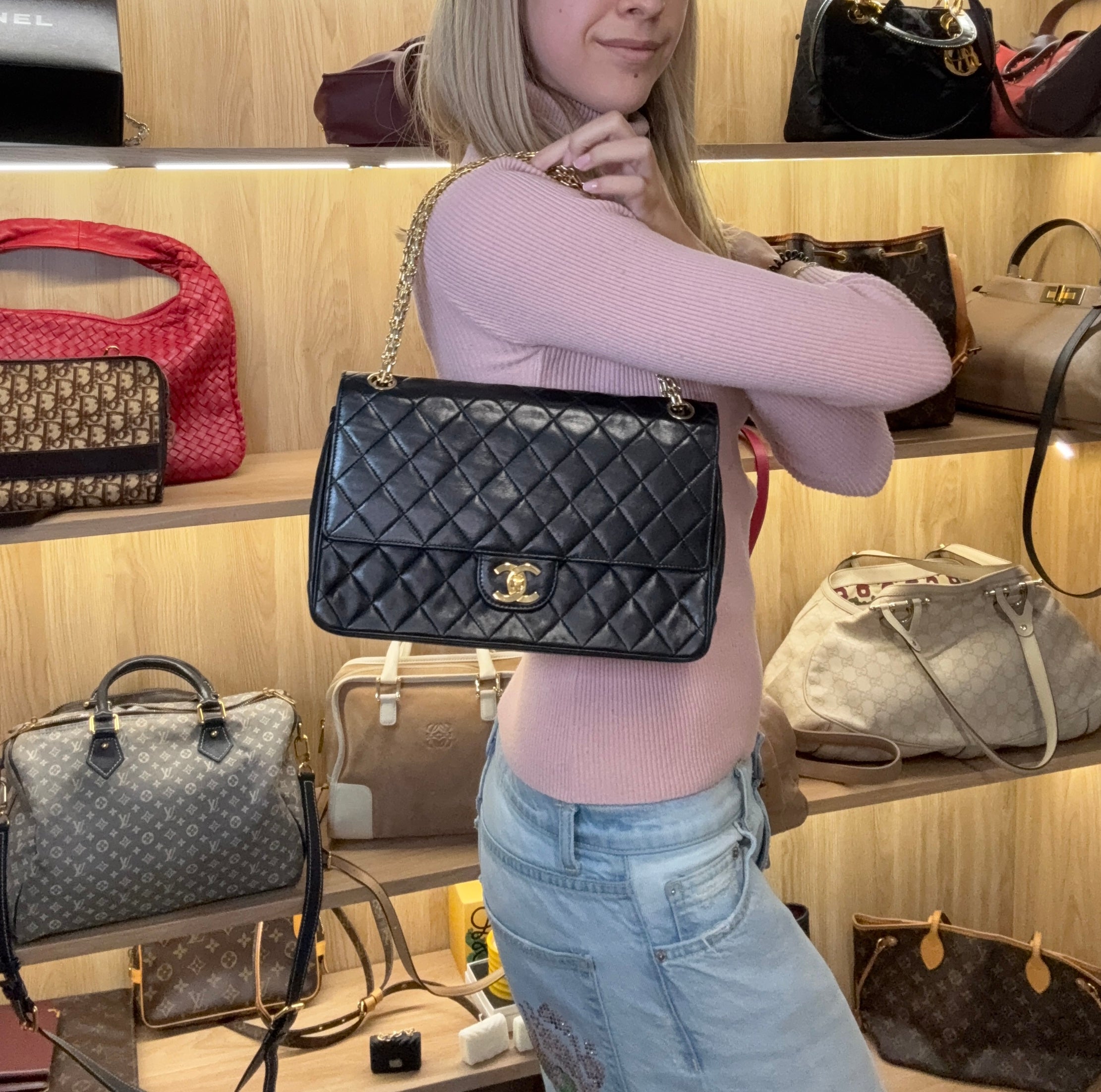 Chanel Timeless 27 Doble Solapa Negra  Classic Flap Medium – 2.55 Cadena Dorada