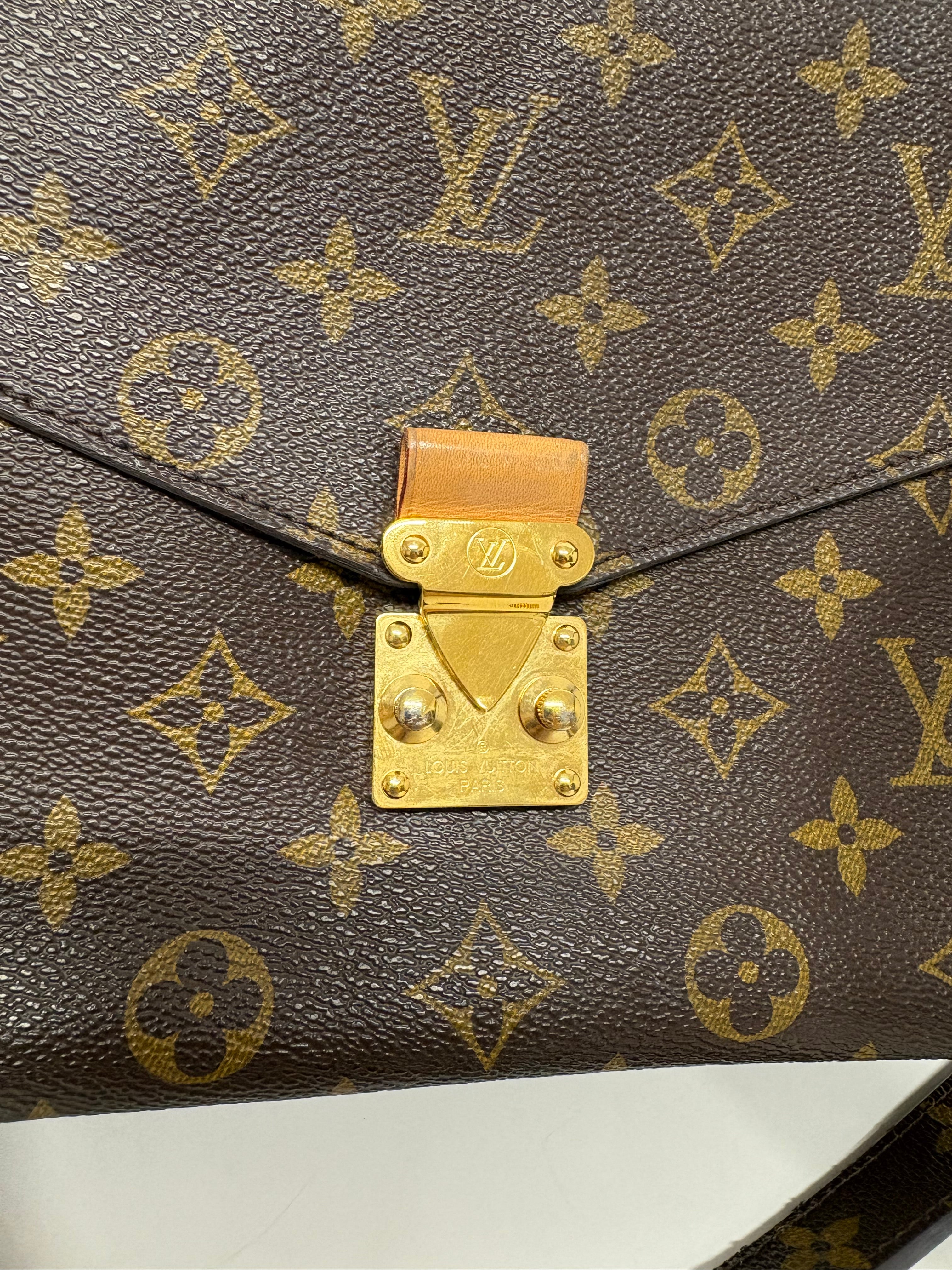 Louis Vuitton Pochette Métis MM Monogram