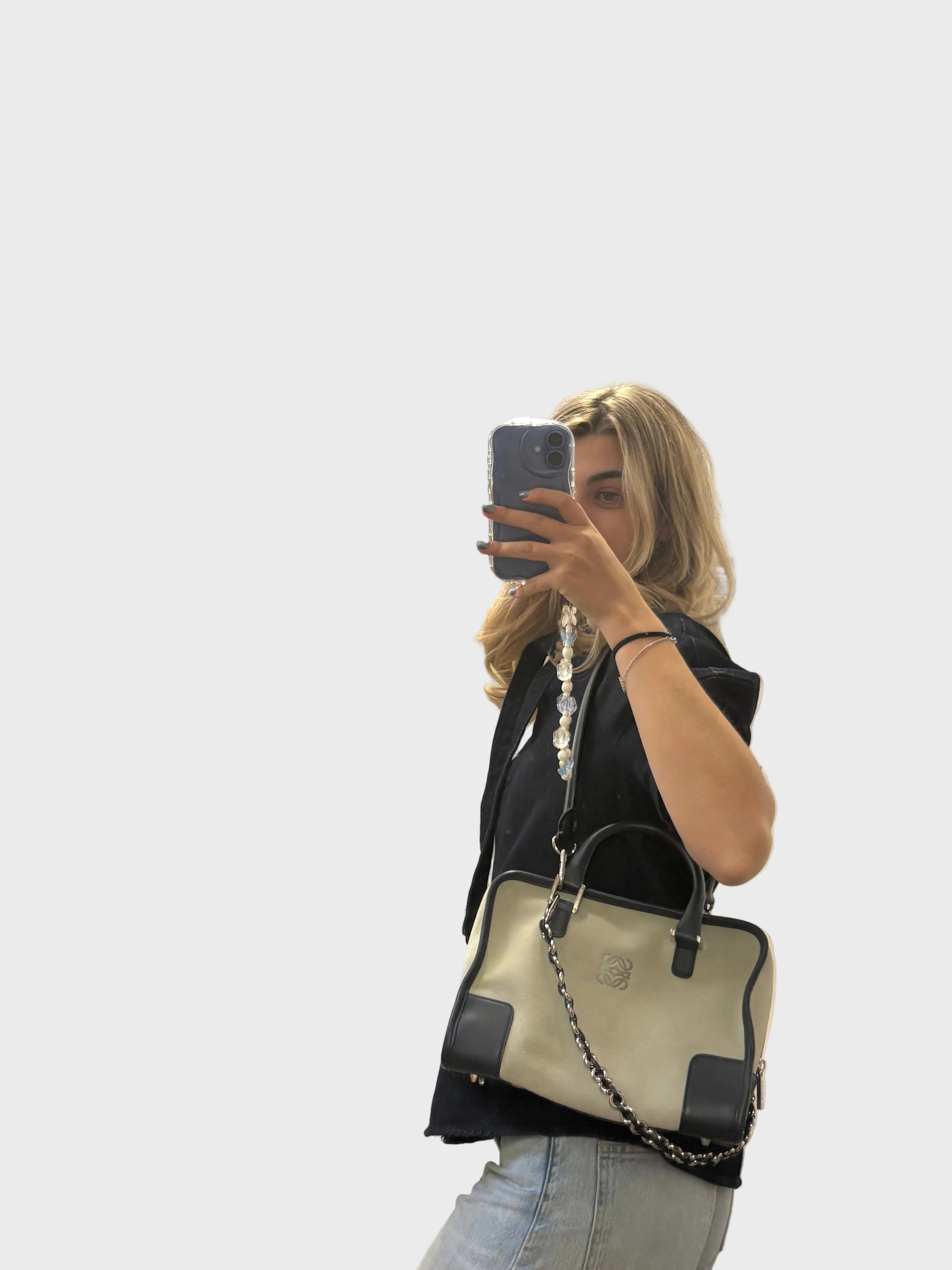 Loewe Amazona 27 Ante y Piel Verde Claro 2 bandoleras