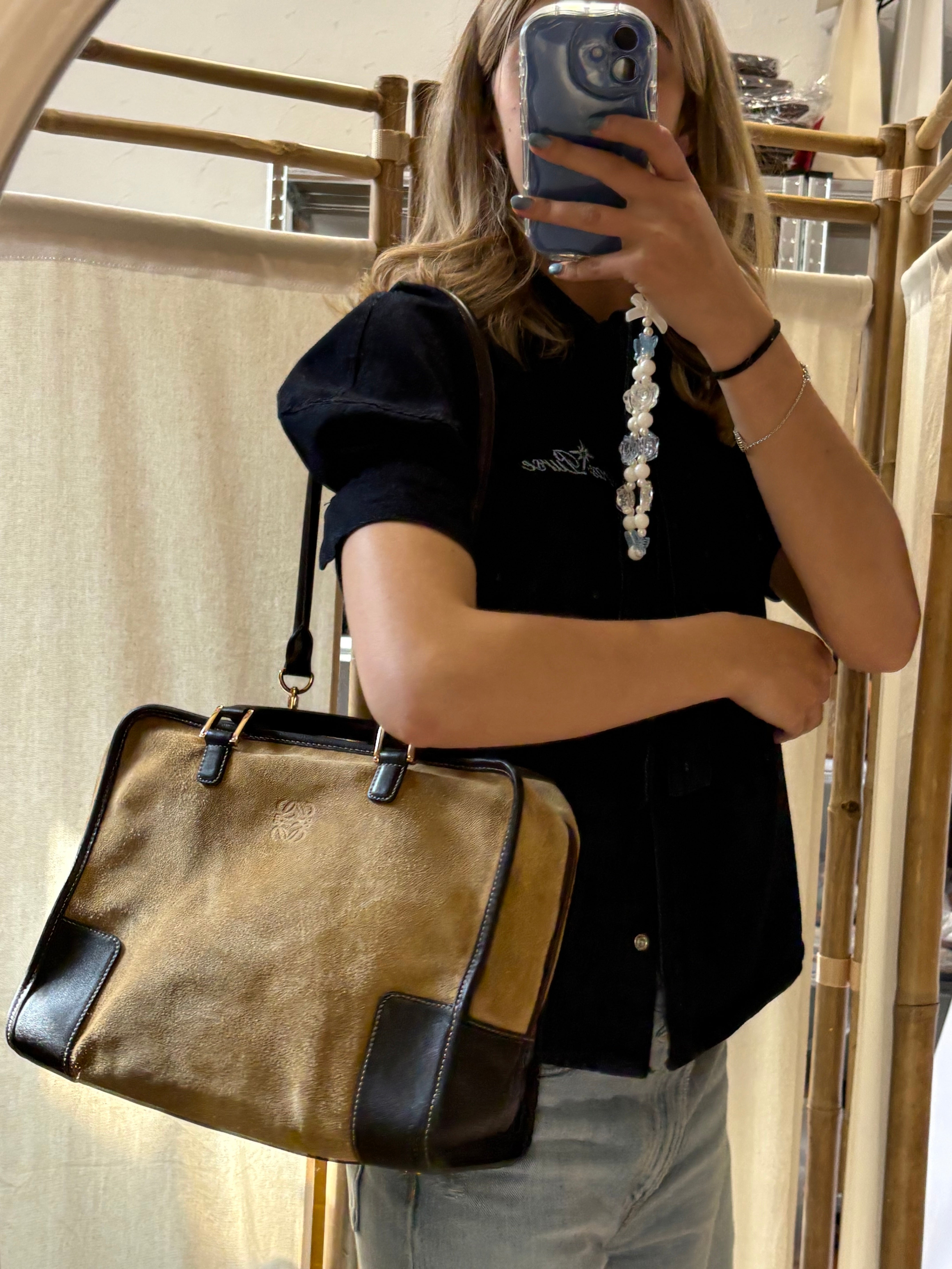 Loewe Amazona ante oro 32 marrón con bandolera extra
