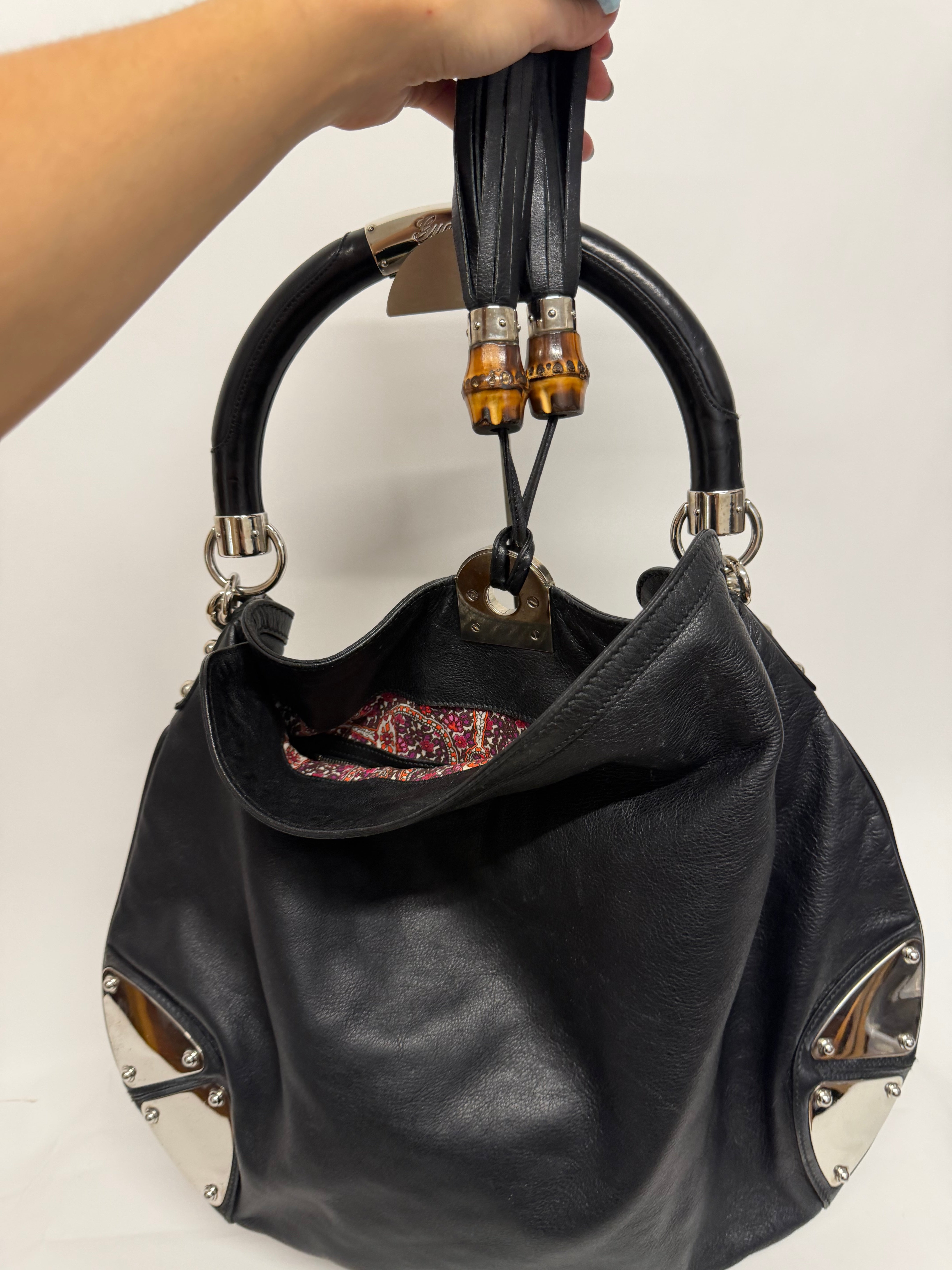 Gucci Indy Hobo Grande Piel Negra con Bambú