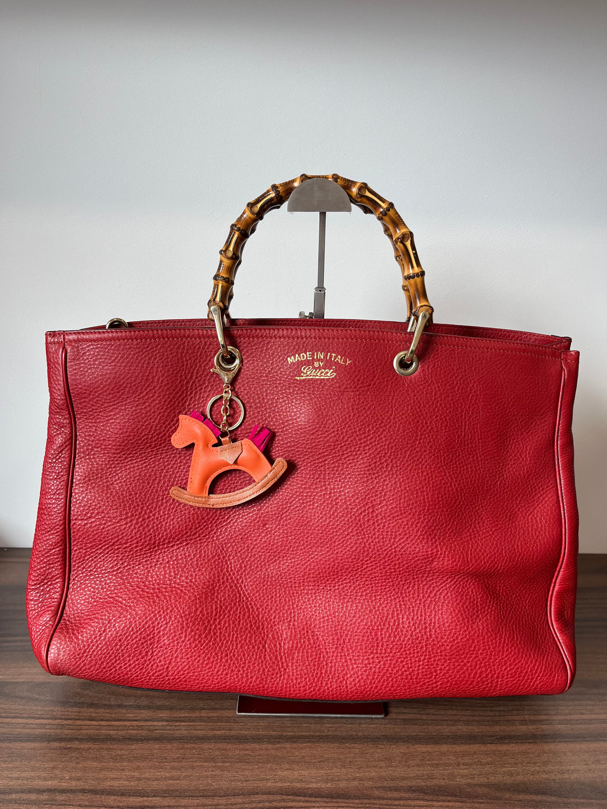 Gucci Bamboo Shopper Grande Piel Roja · con Charm y Bandolera de Regalo
