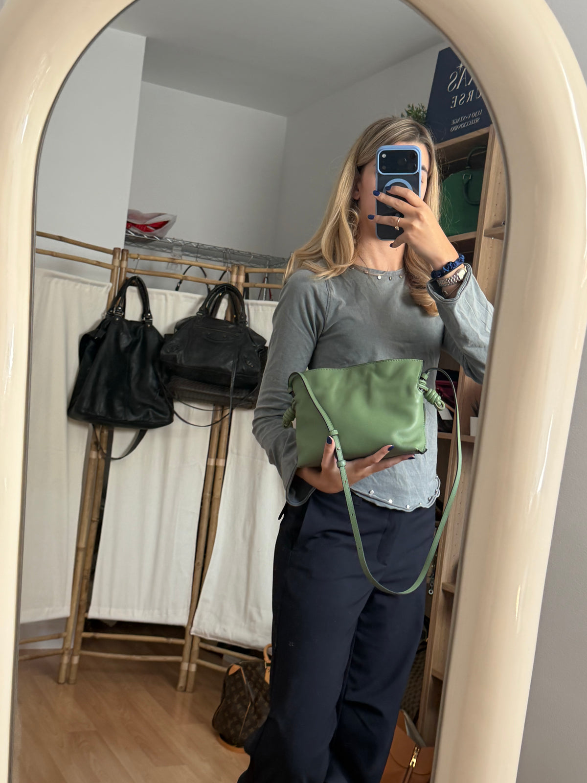 Loewe Flamenco Knot Clutch Mini Piel Nappa Verde Claro