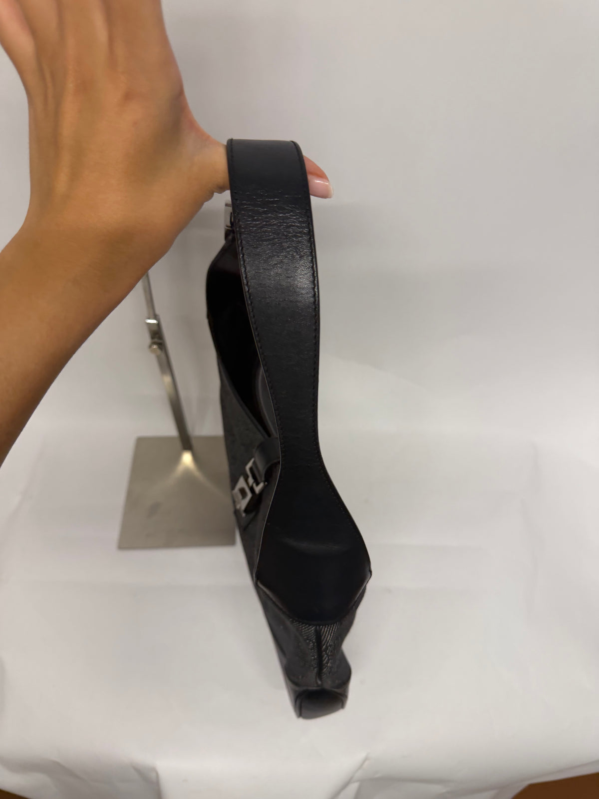Gucci Jackie Mediano GG Negro Herrajes Plateados