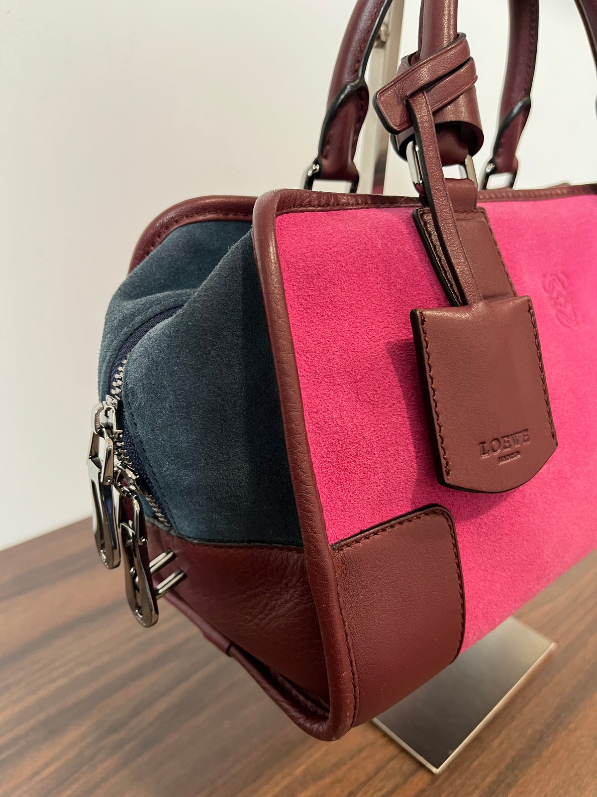 Loewe Amazona 28 Tricolor Ante Fucsia, Azul y Piel Burdeos