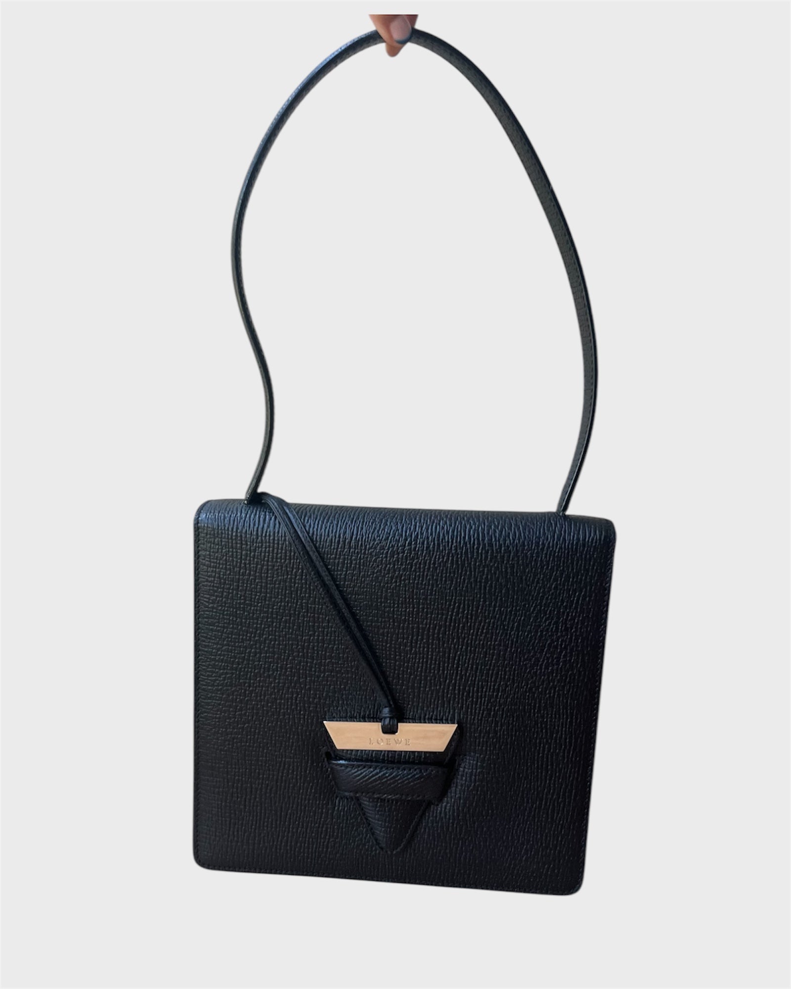 Loewe Barcelona negro y plata