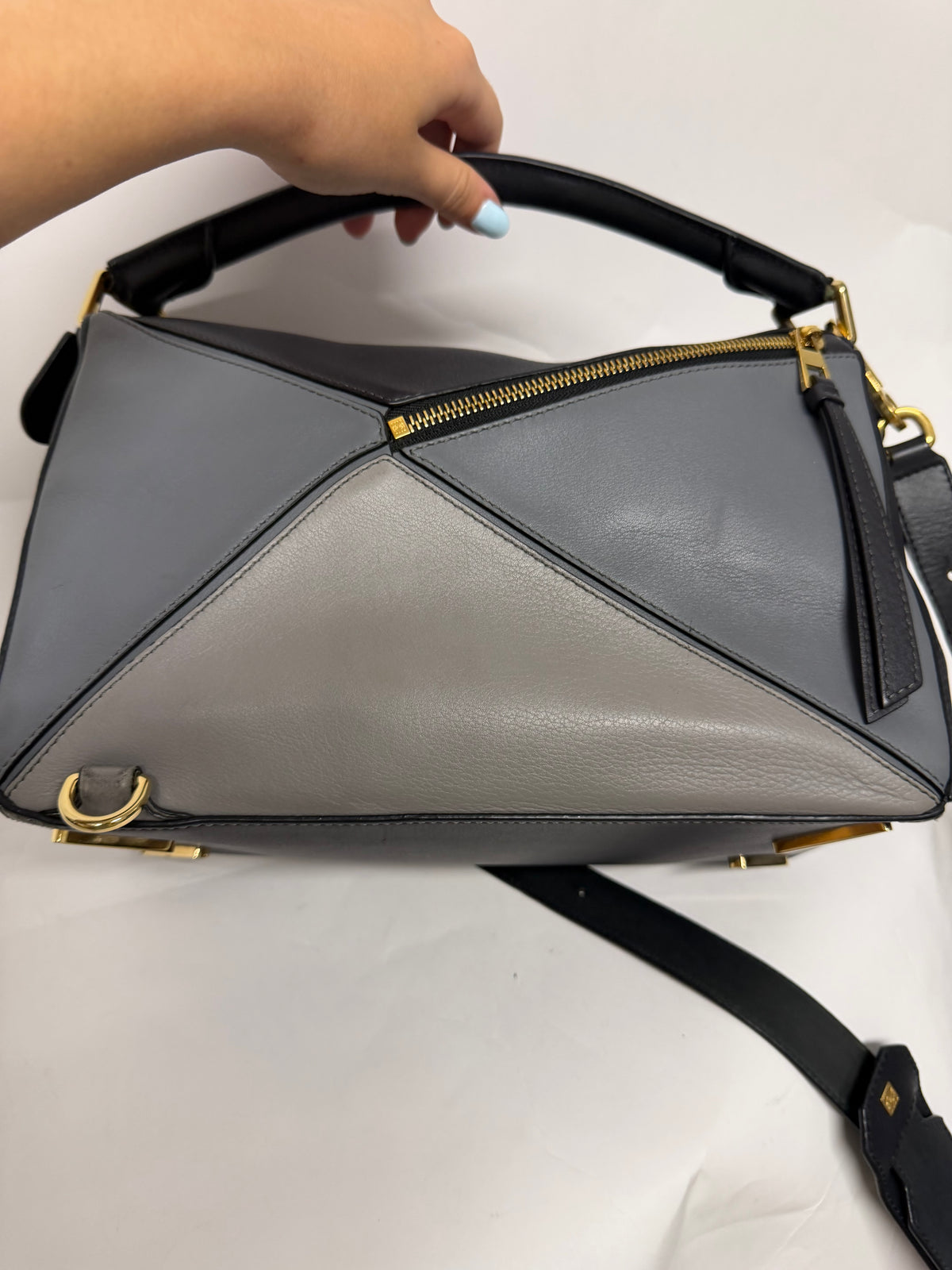 Loewe Puzzle Mediano Tricolor Gris y Negro