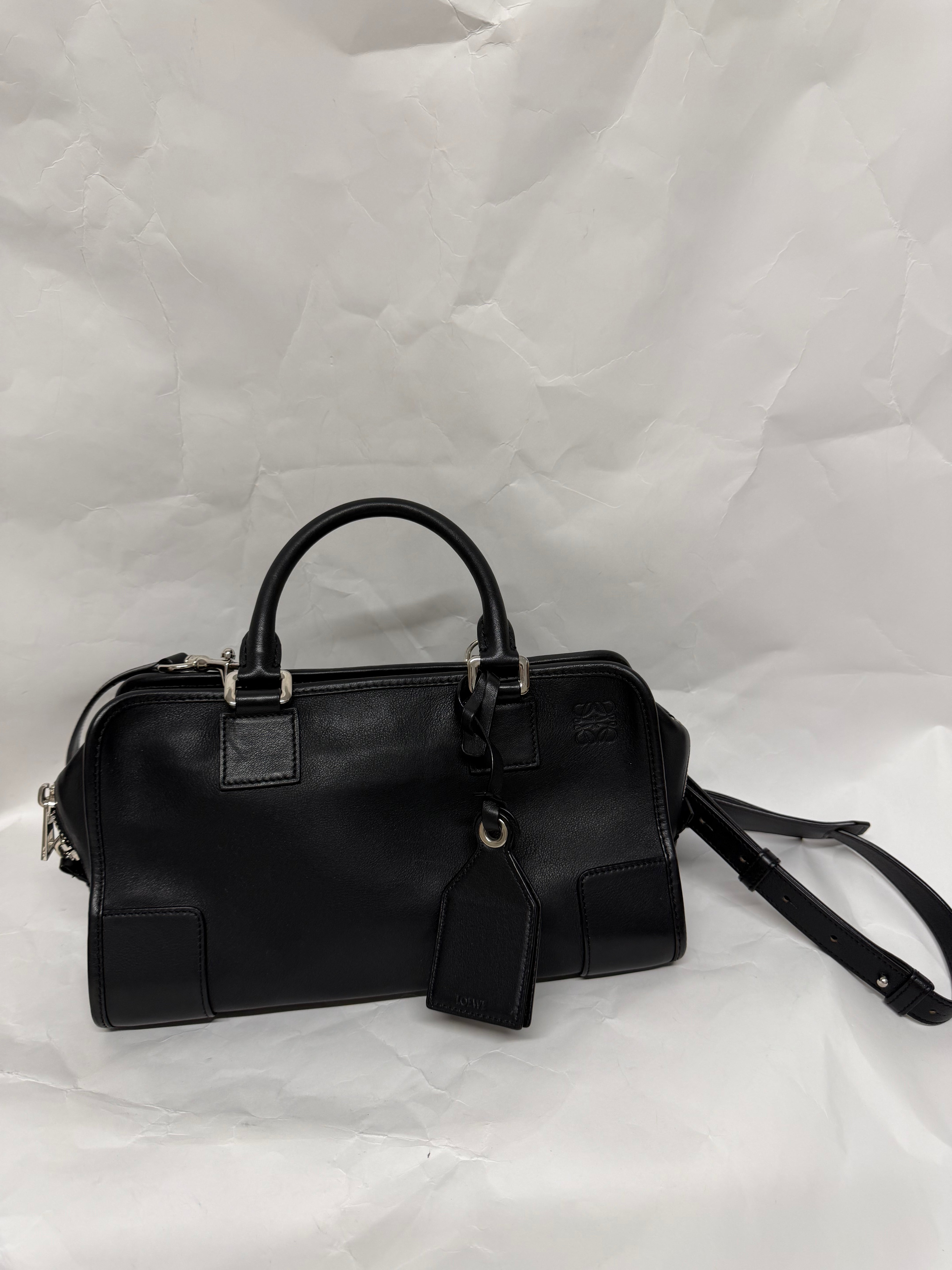 Loewe Amazona 28 | Piel Vacuno Negra Herrajes Paladio