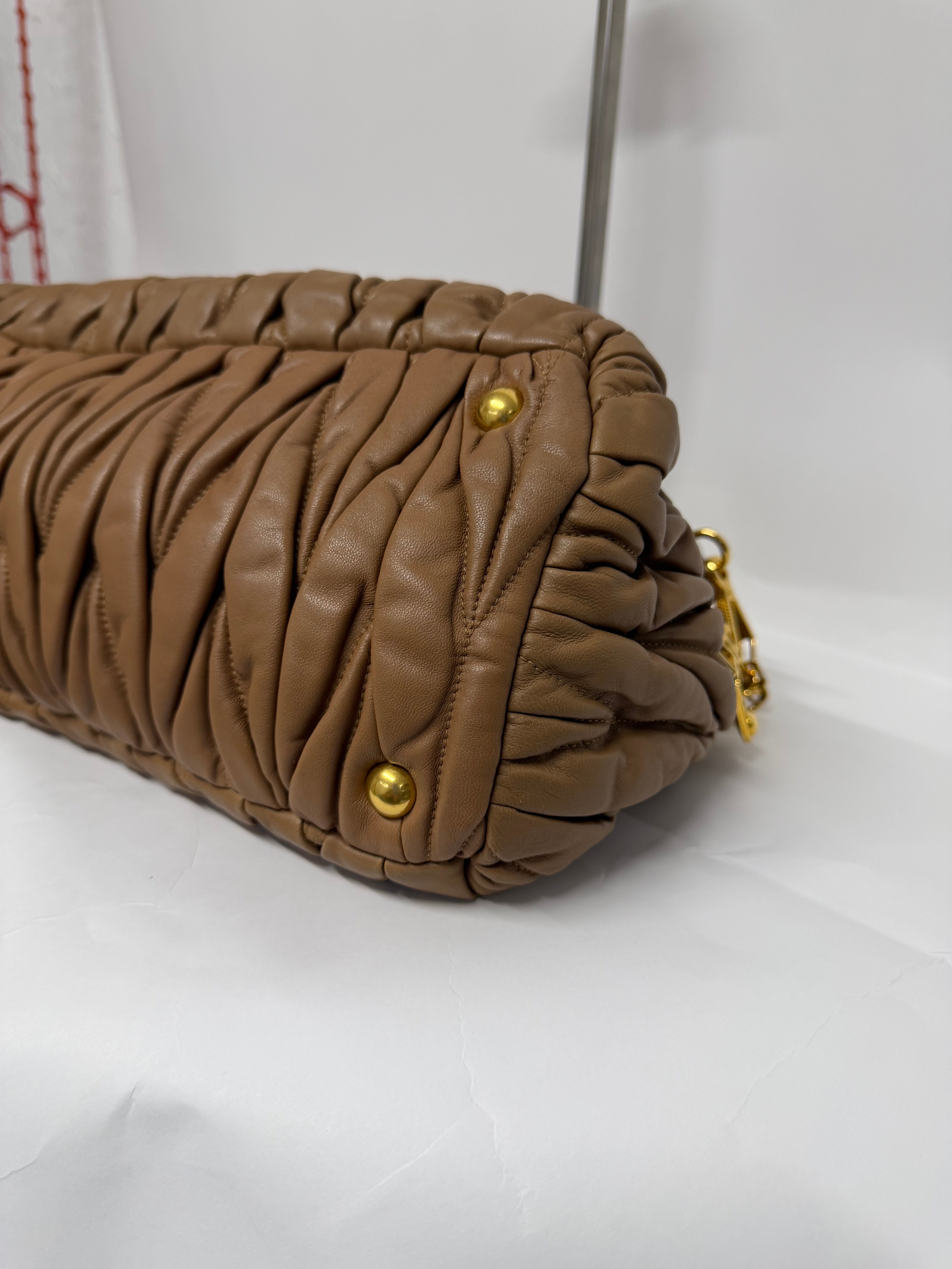 Miu Miu Matelasse 2way Shoulder Bag Marrón