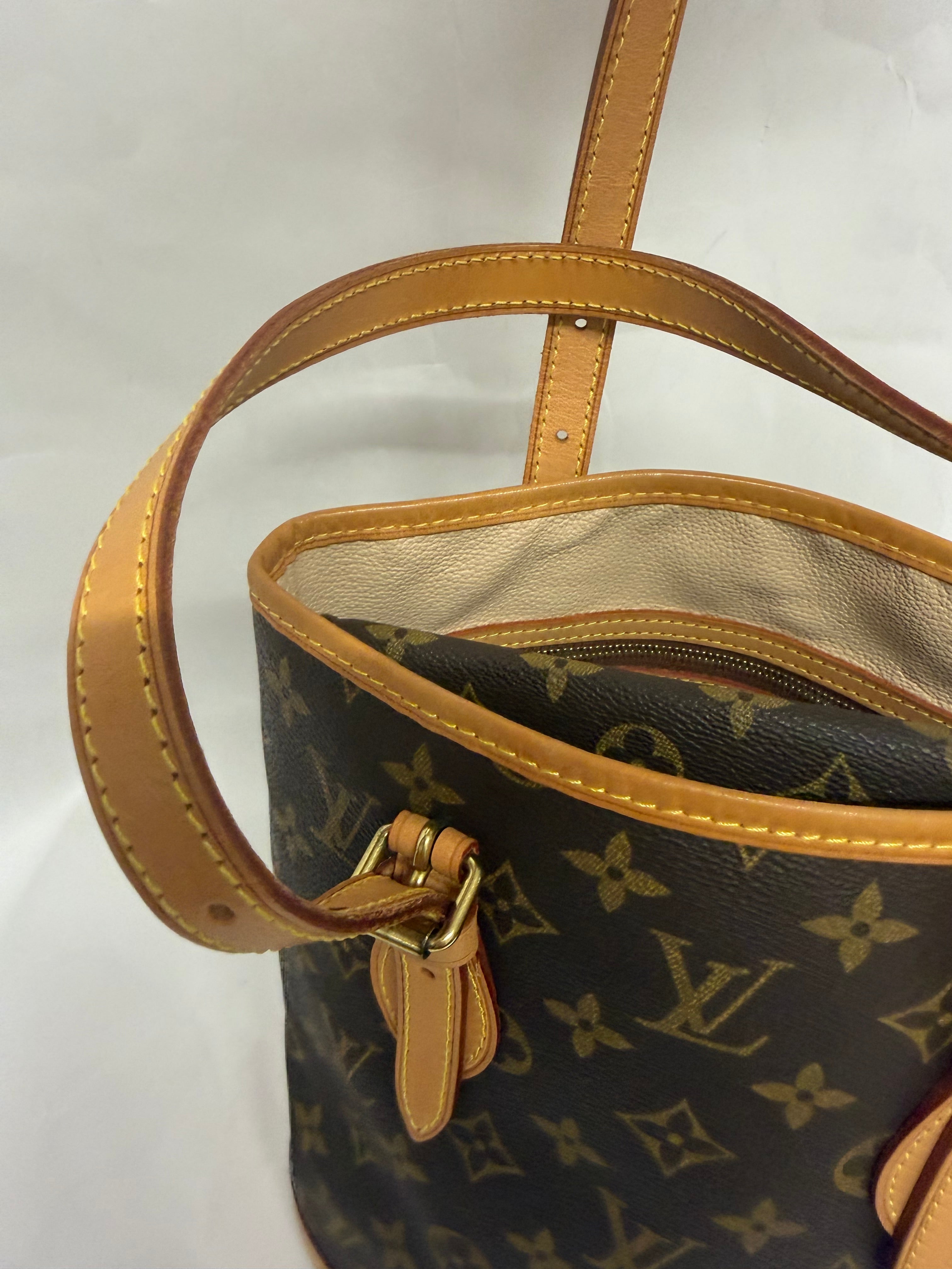 Louis Vuitton Bucket PM Monogram Canvas con pochette