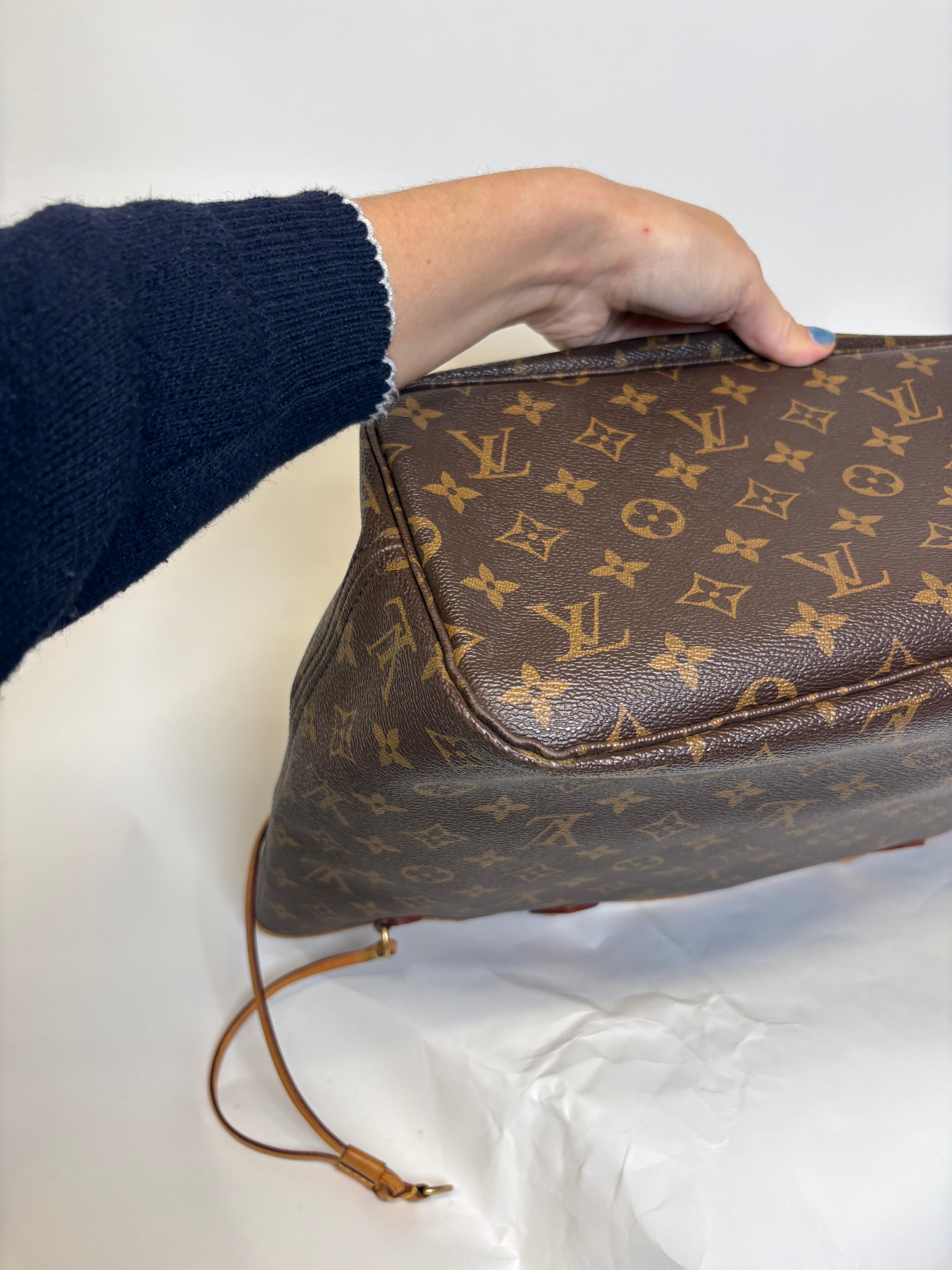 Louis Vuitton Neverfull MM Monogram y rojo