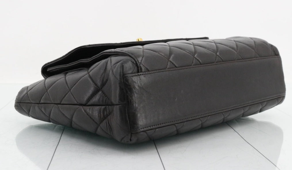 Chanel matelassé turn lock negro piel cordero cadena de hombro