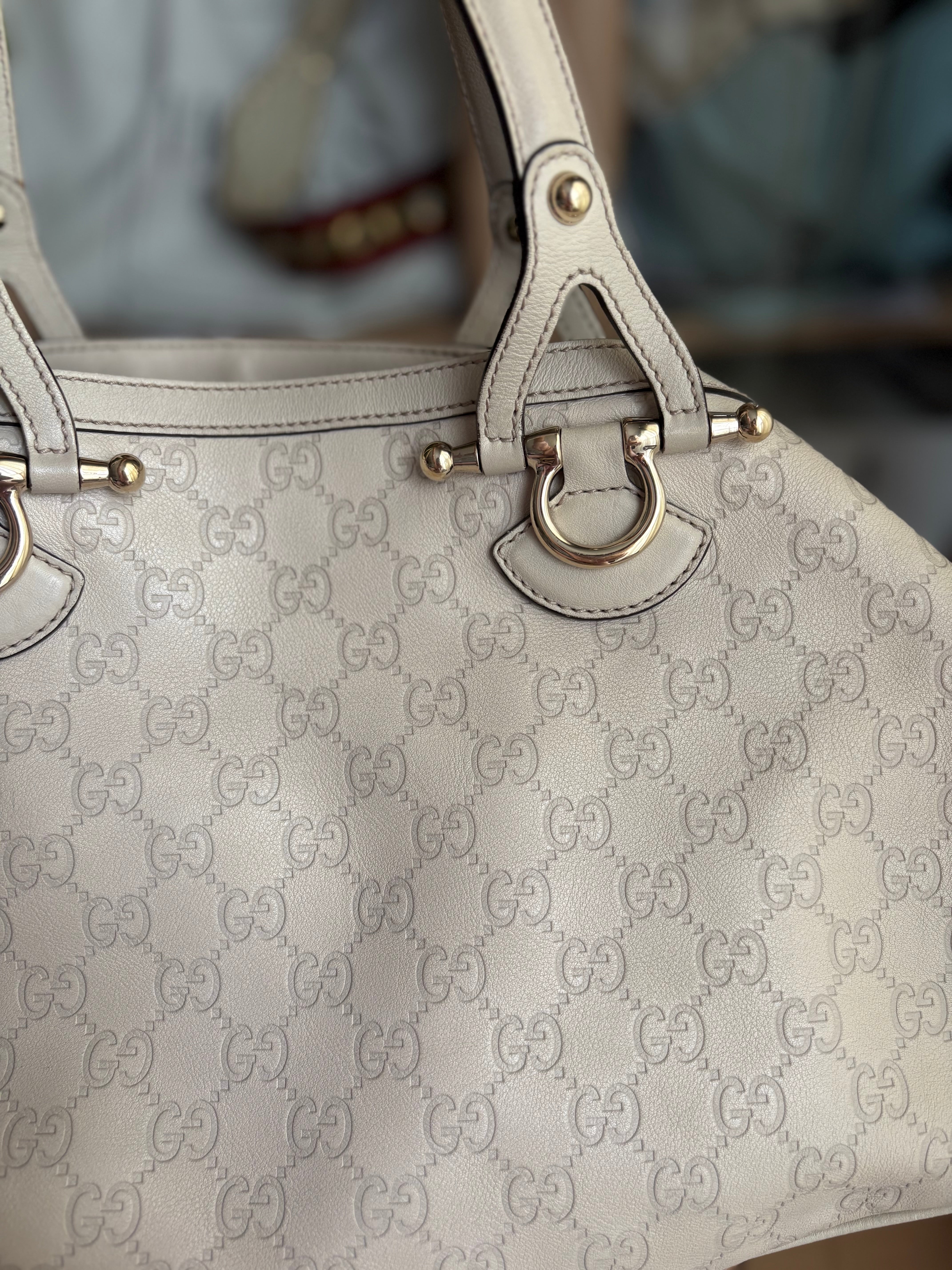 Gucci Pelham en piel Guccissima blanca