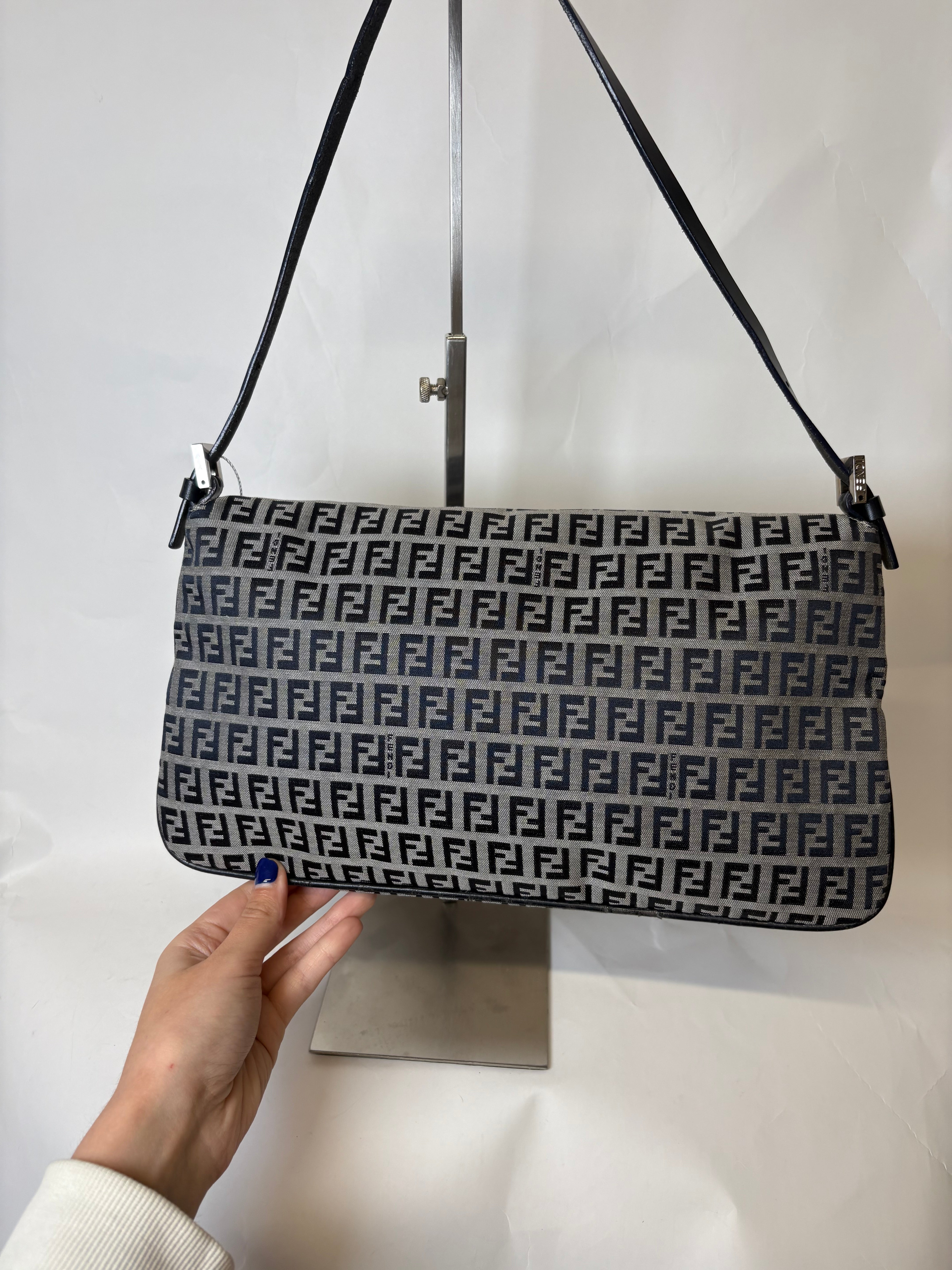 Fendi baguette zucca azul marino