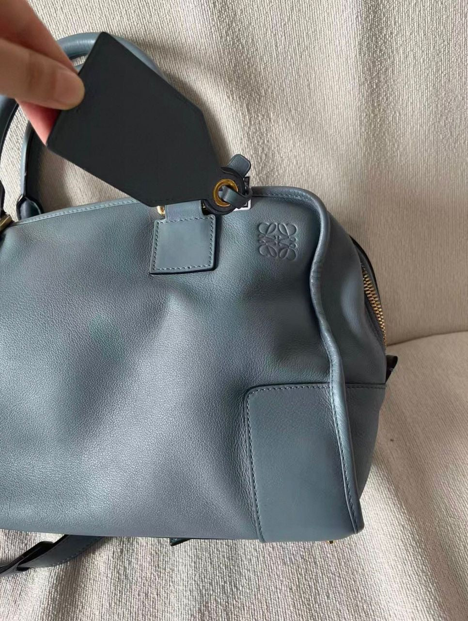 Loewe amazona 28 azul con bandolera
