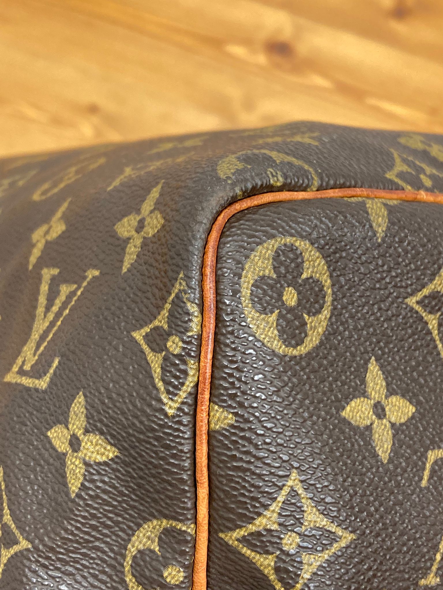 Louis Vuitton speedy 40 canvas monogram