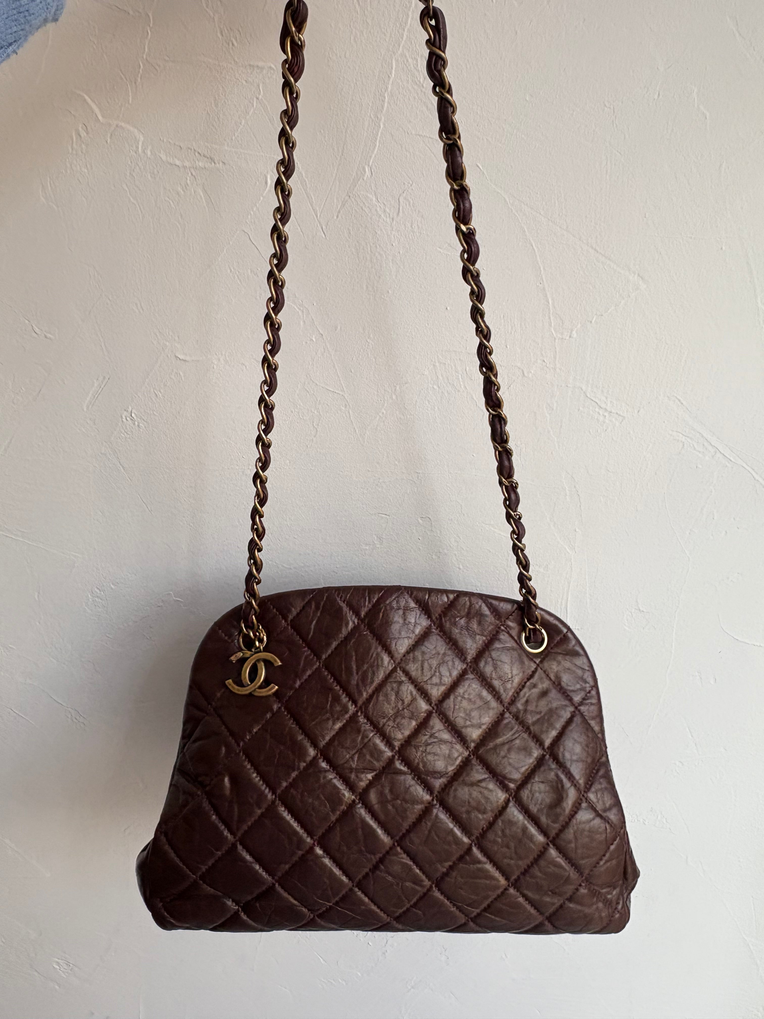 Chanel leather coco mark charm chain shoulder bag burdeos oscuro vintage