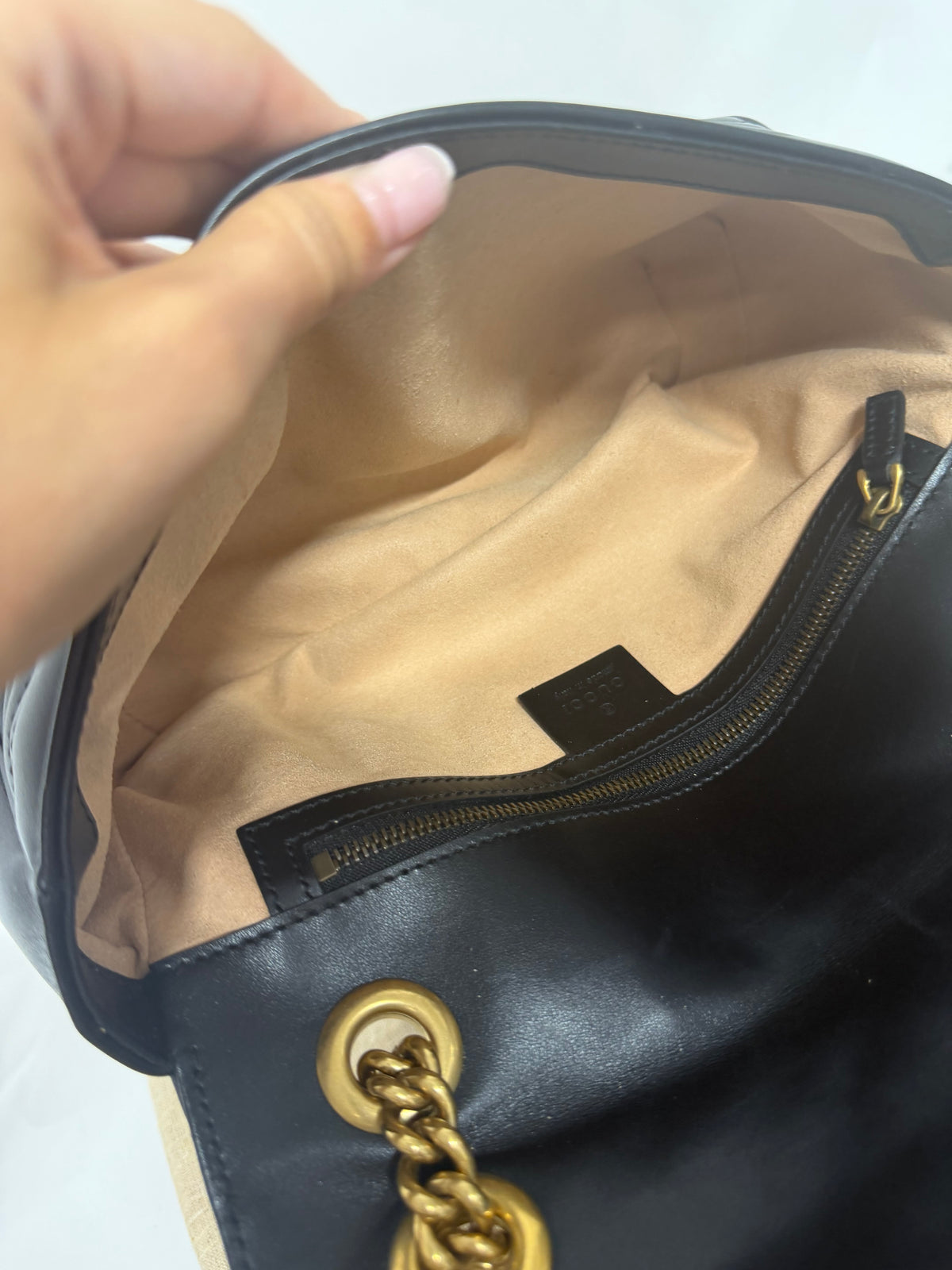 Gucci GG Marmont Small Matelassé Piel Negra Herrajes Dorados