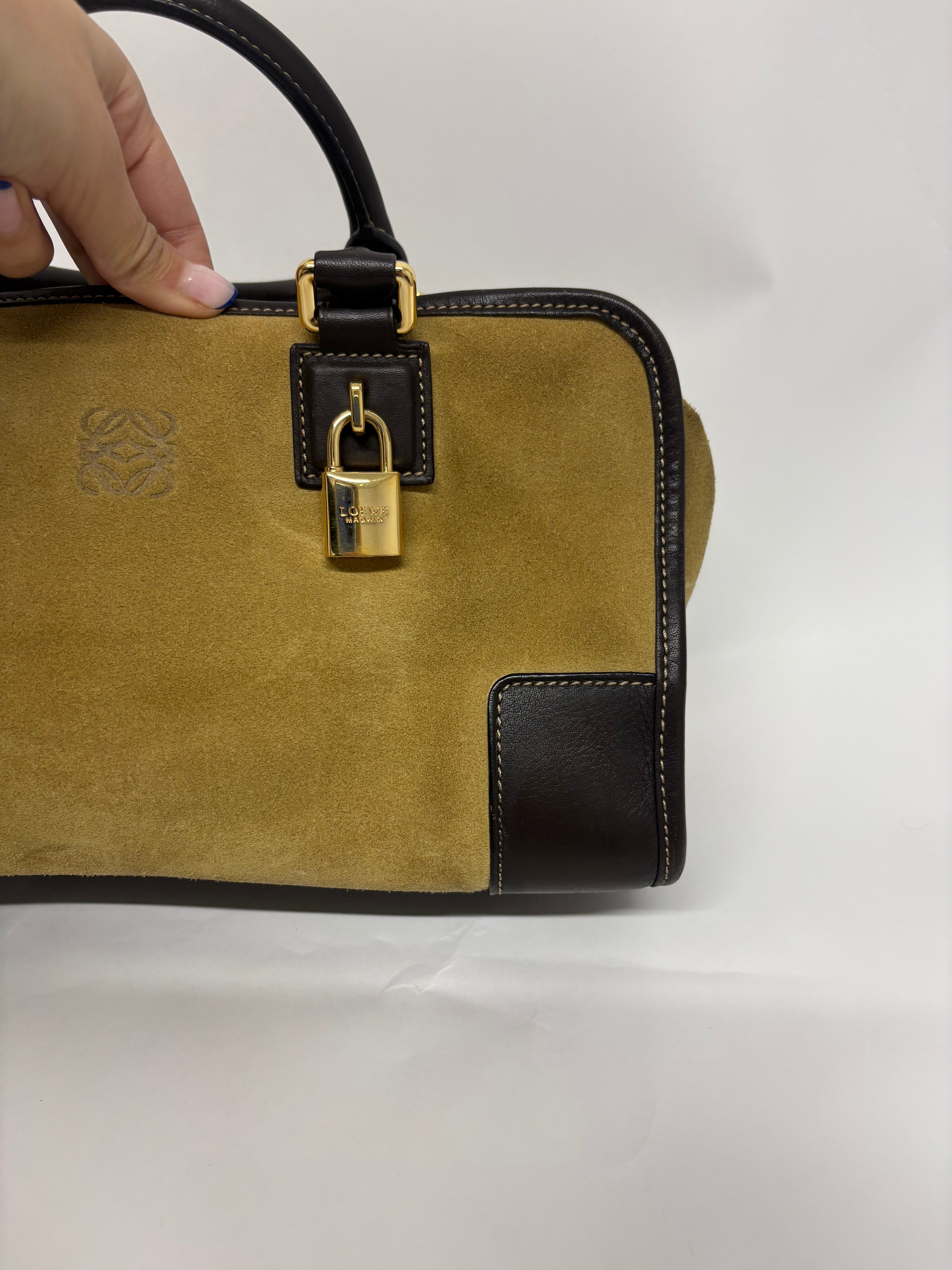 Loewe Amazona 30 ante oro marrón
