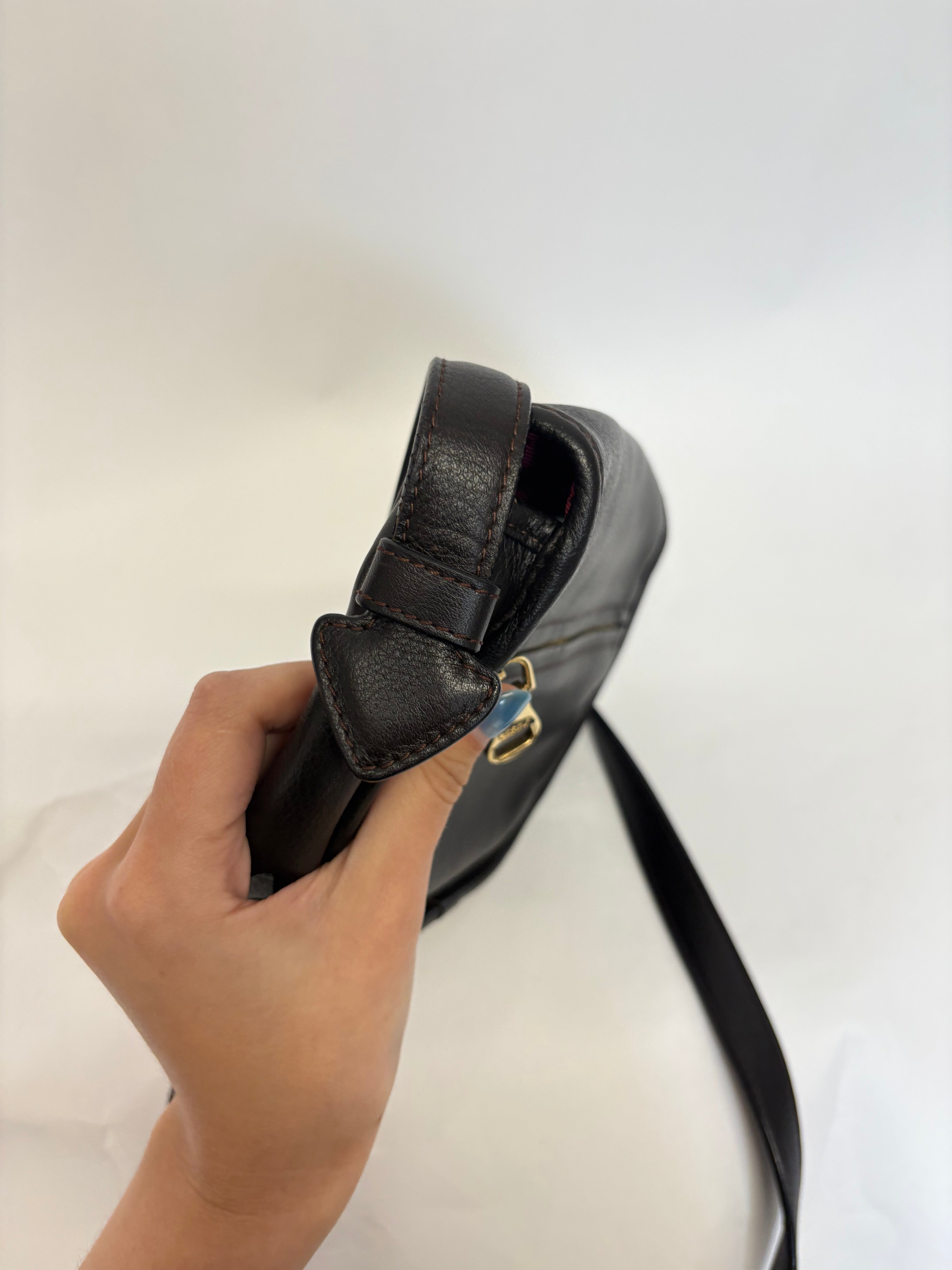 Loewe Heritage Pequeña Marrón – Vintage Crossbody Bag