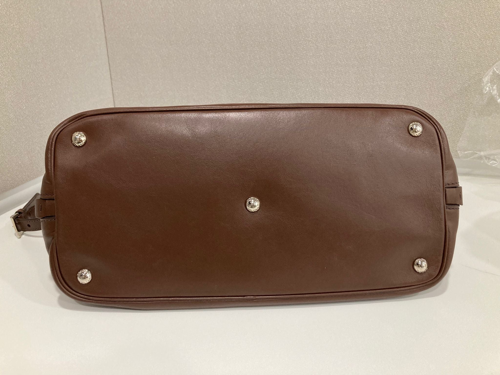 Prada Bauletto 2Way en piel marrón con bandolera