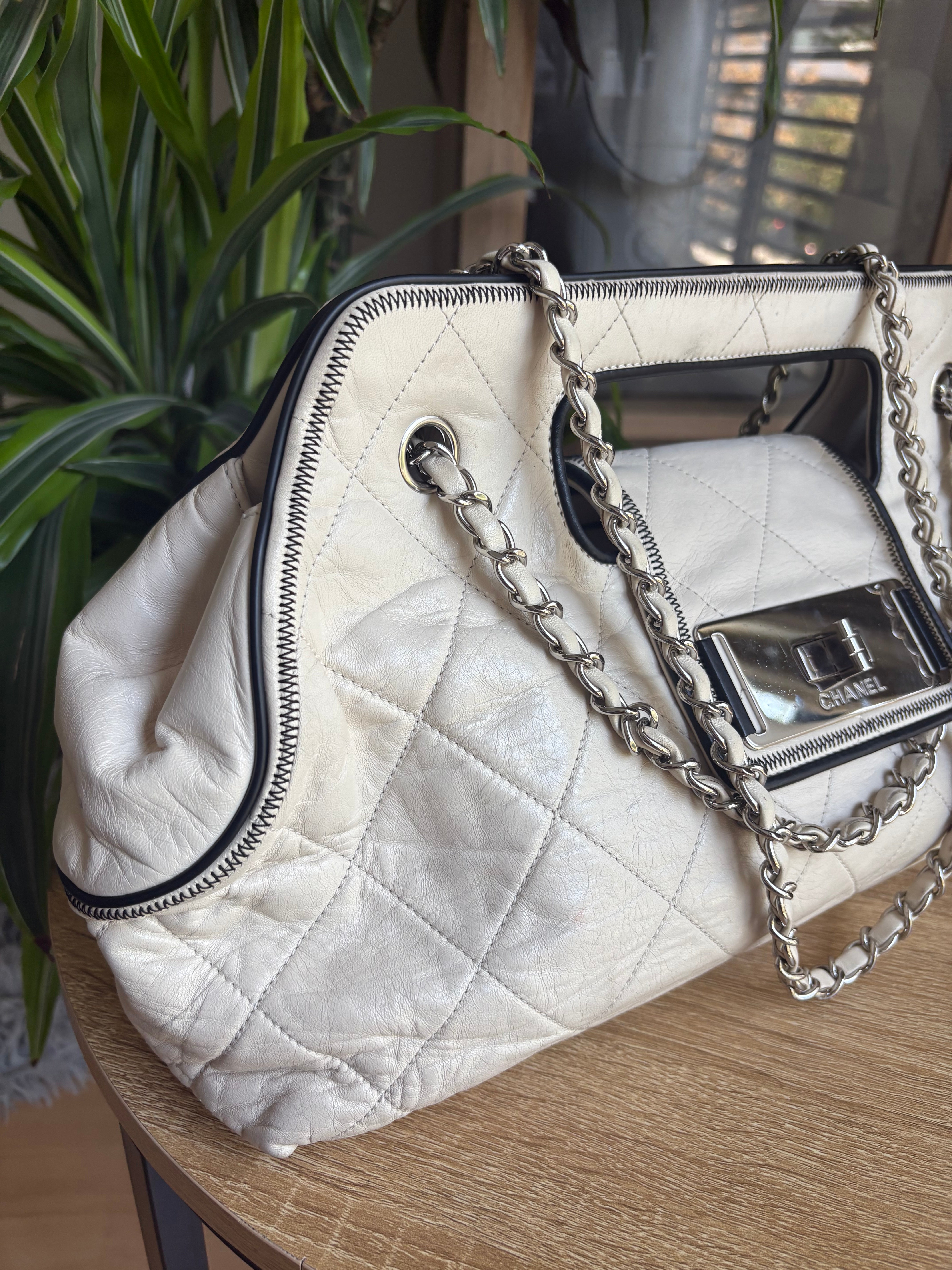 CHANEL - Reissue Accordion Flap blanco