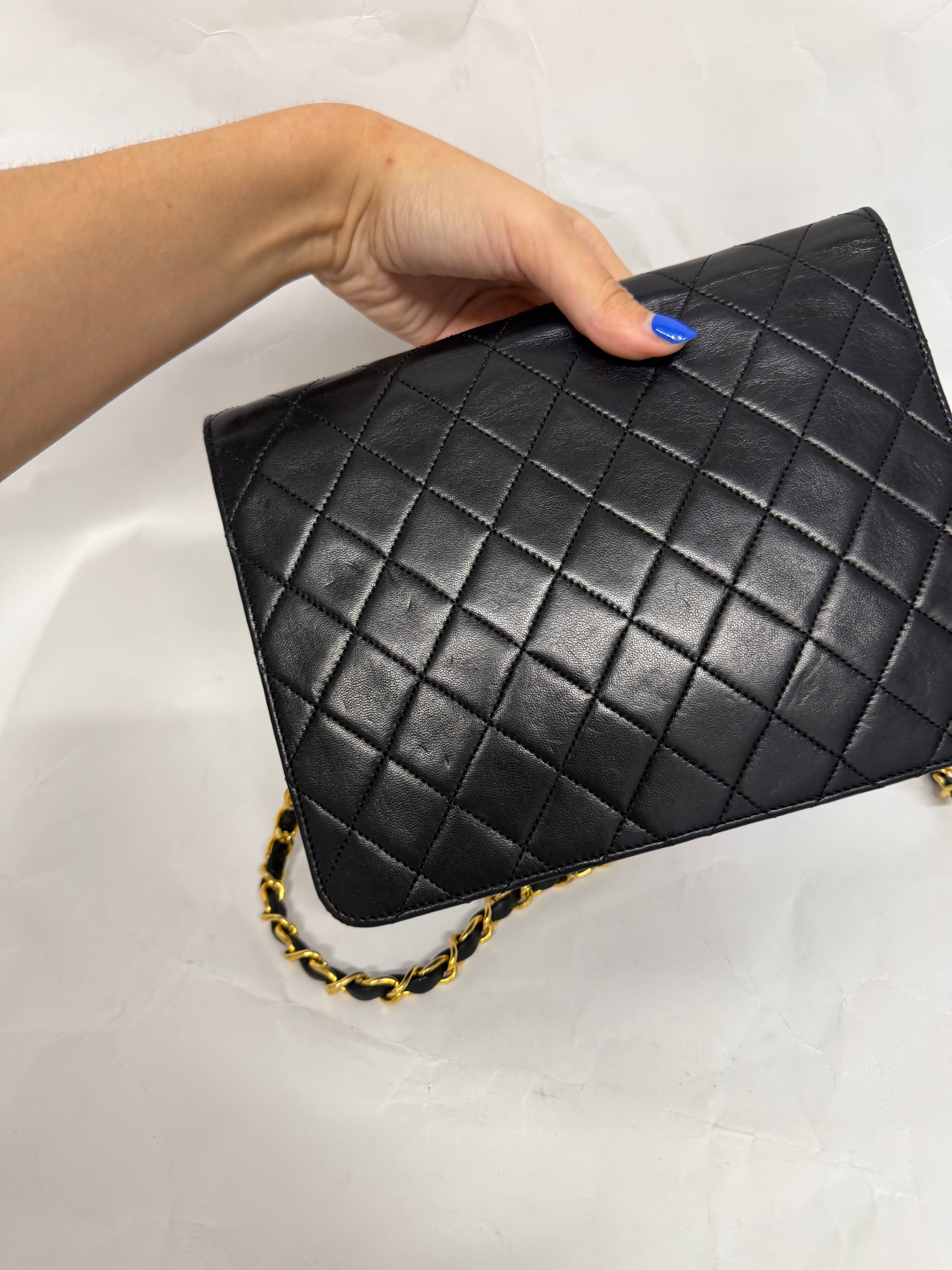 Chanel Push-Lock Lambskin Chain Shoulder Bag | Serie 4