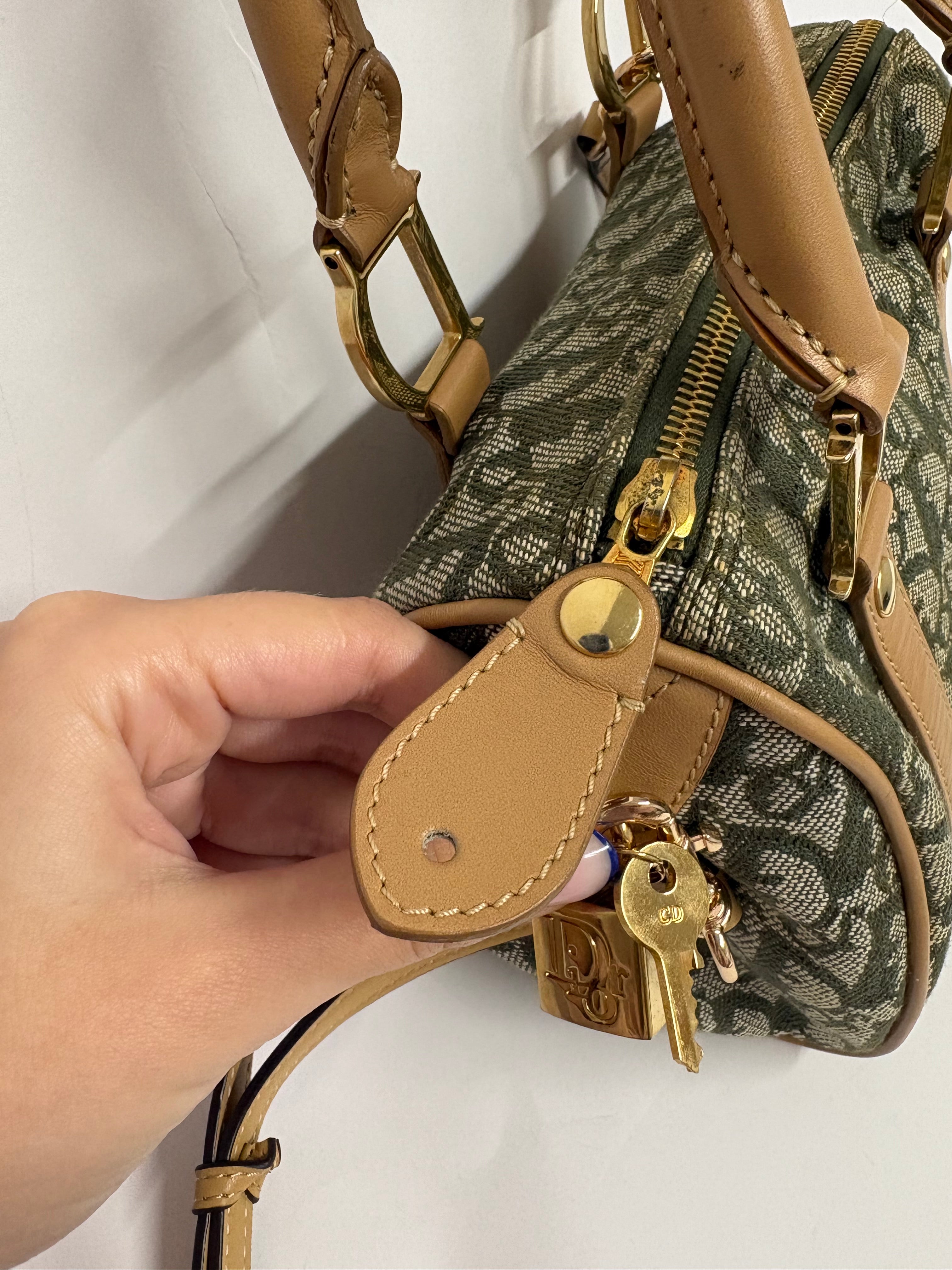 Christian Dior mini Trotter Boston Bag verde y beige con bandolera extra
