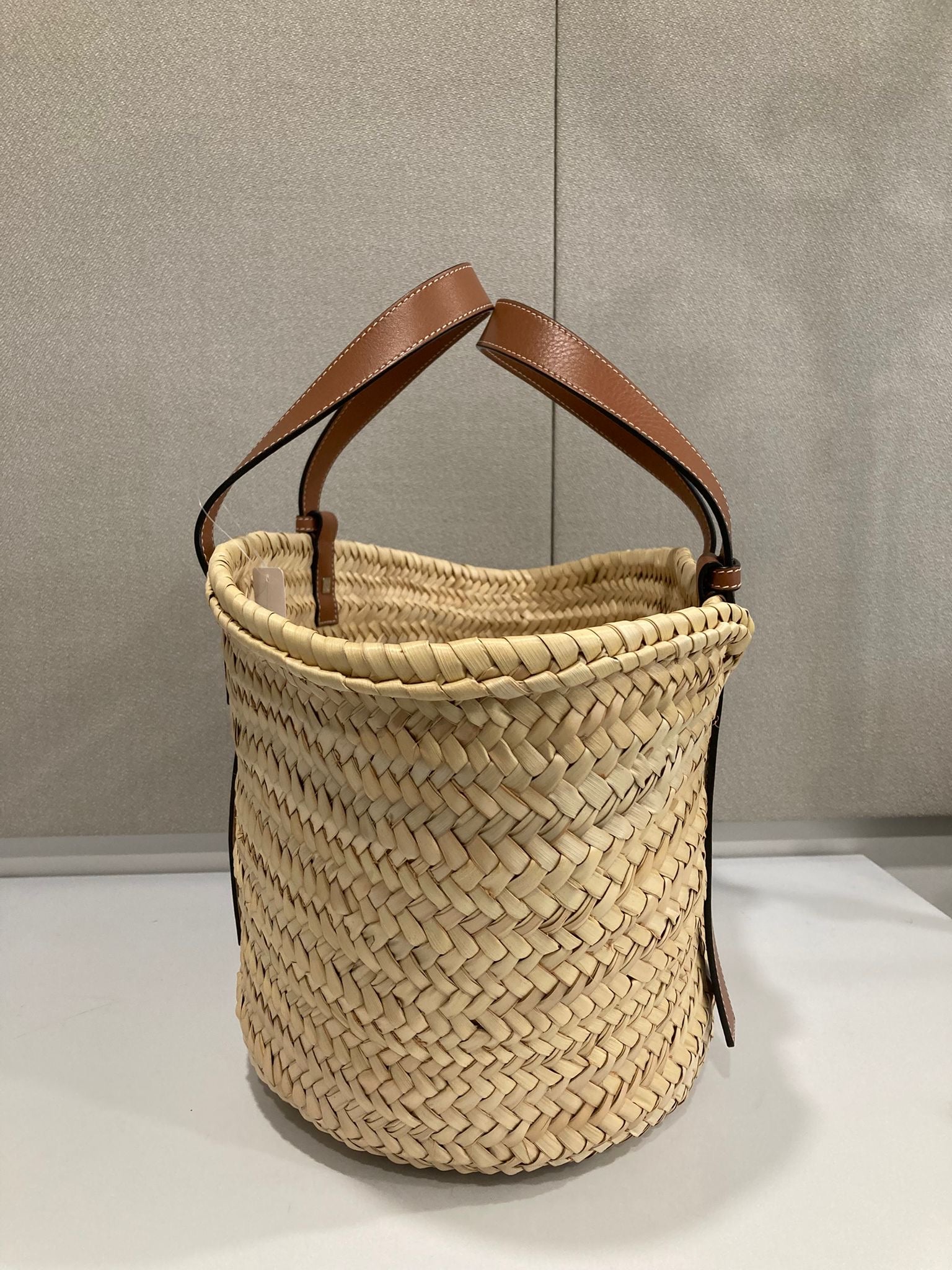 Loewe cesta rafia mediana - grande marrón clásica
