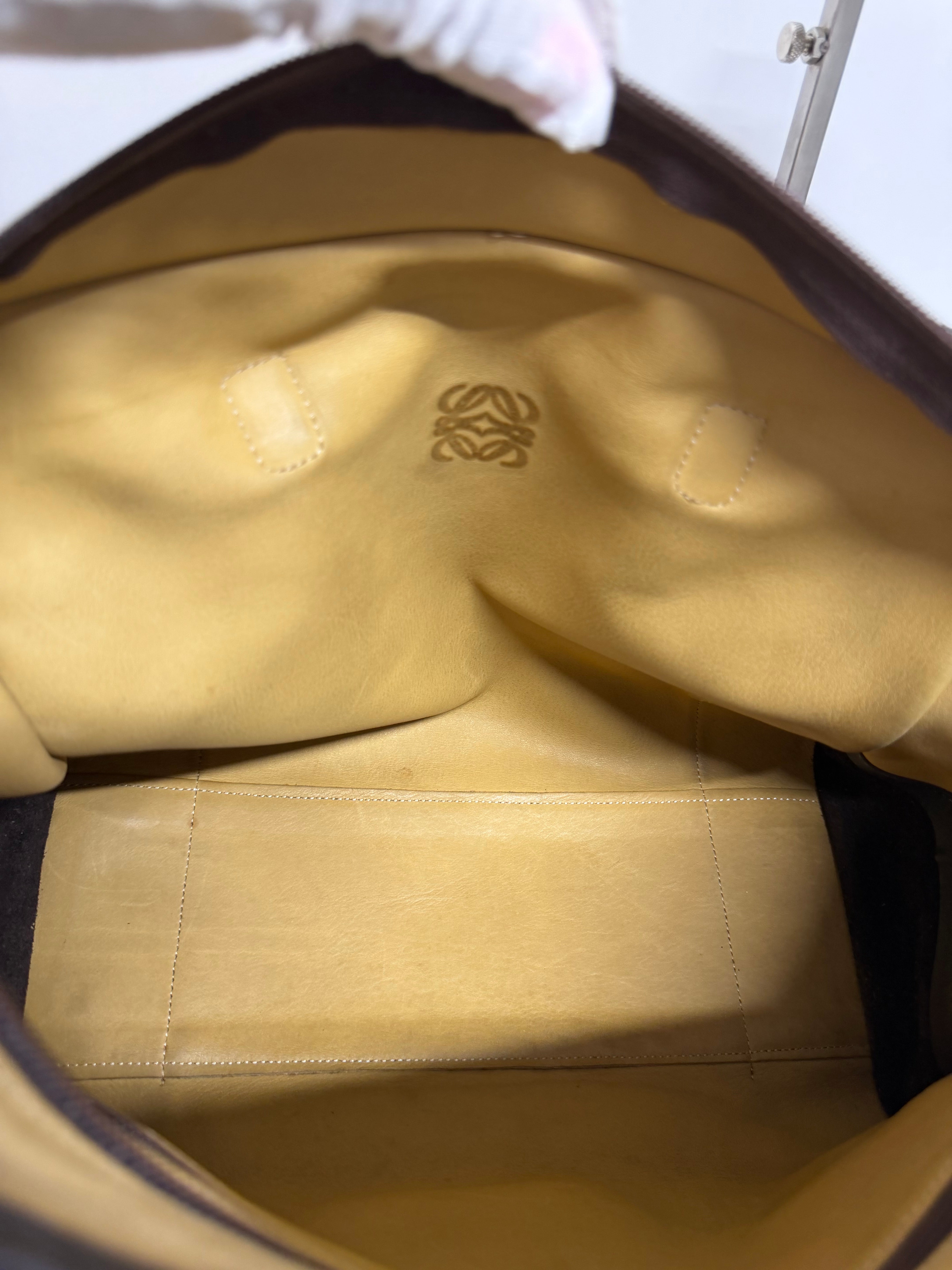 Loewe Amazona 32 Ante Oro y Piel Marrón