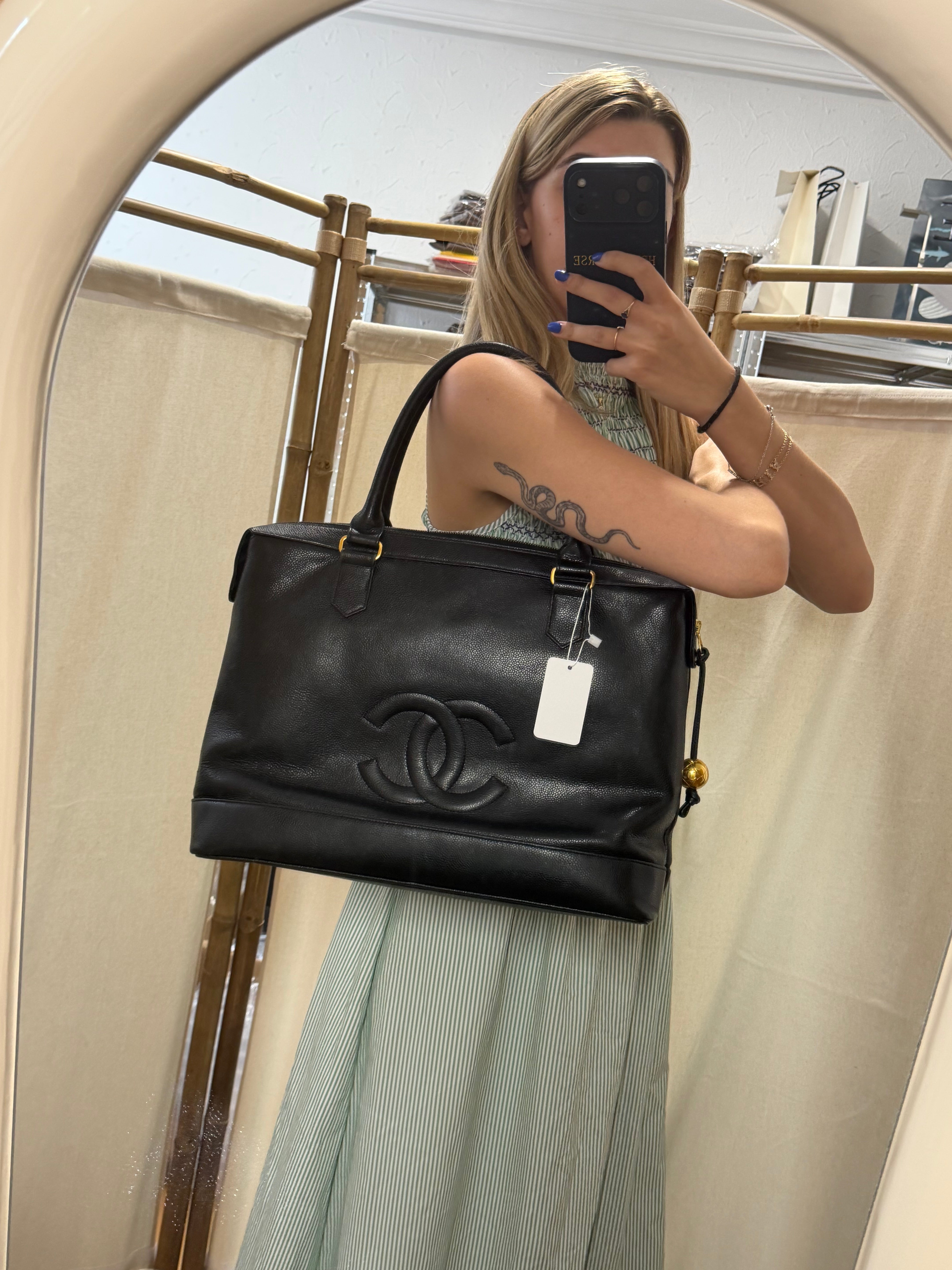 Chanel Caviar Tote Vintage | Logo Grande Turn Lock · Serie 2