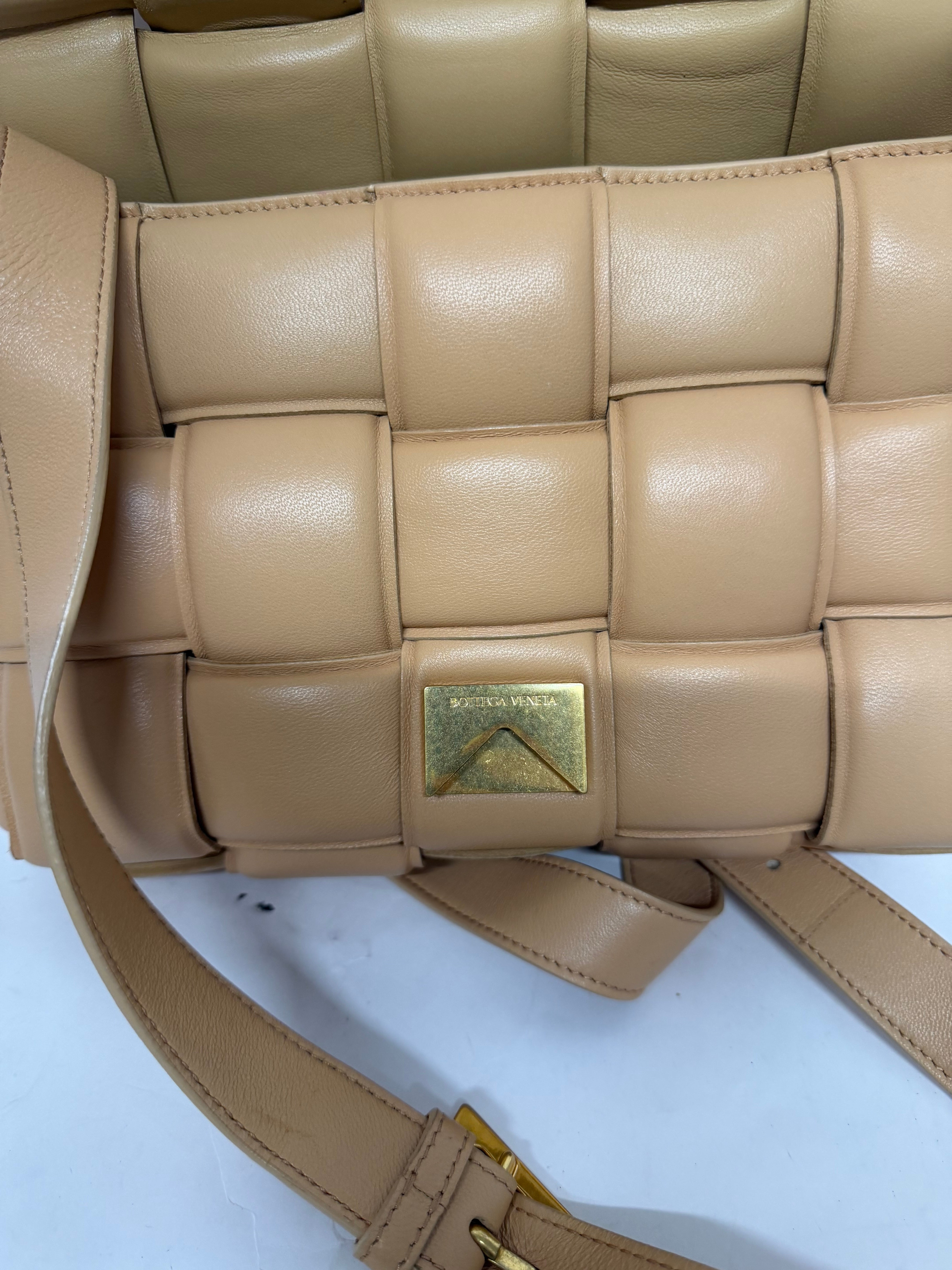 Bottega Veneta Cassette Intrecciato Nude/Beige