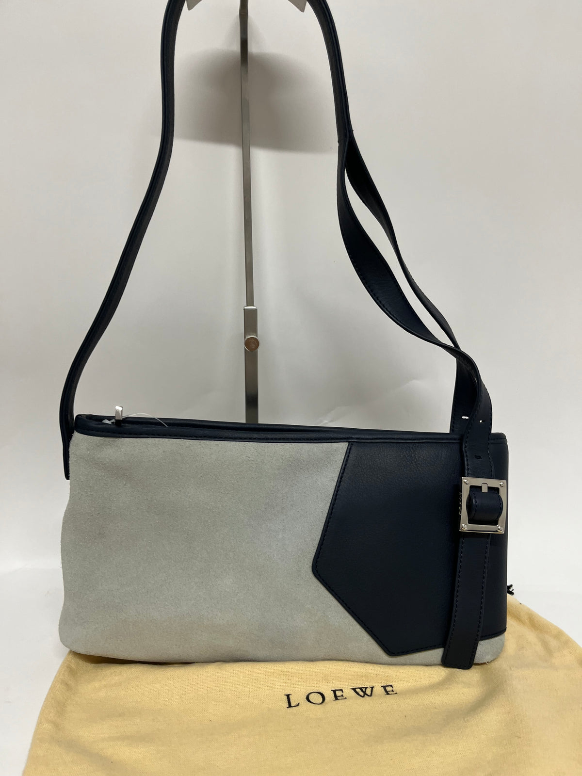 Loewe Hobo Pequeño Piel de Cordero Azul Marino y Ante Verde Claro · Herrajes Plata
