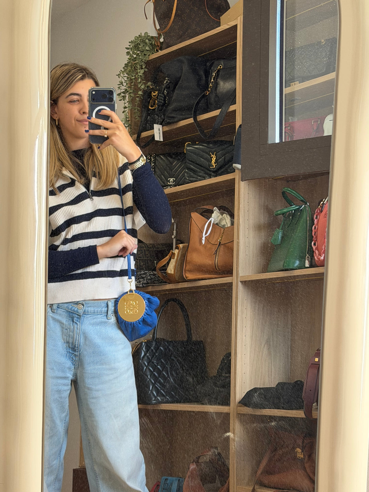 Loewe Bracelet Pouch Nappa Plisada Azul Cobalto