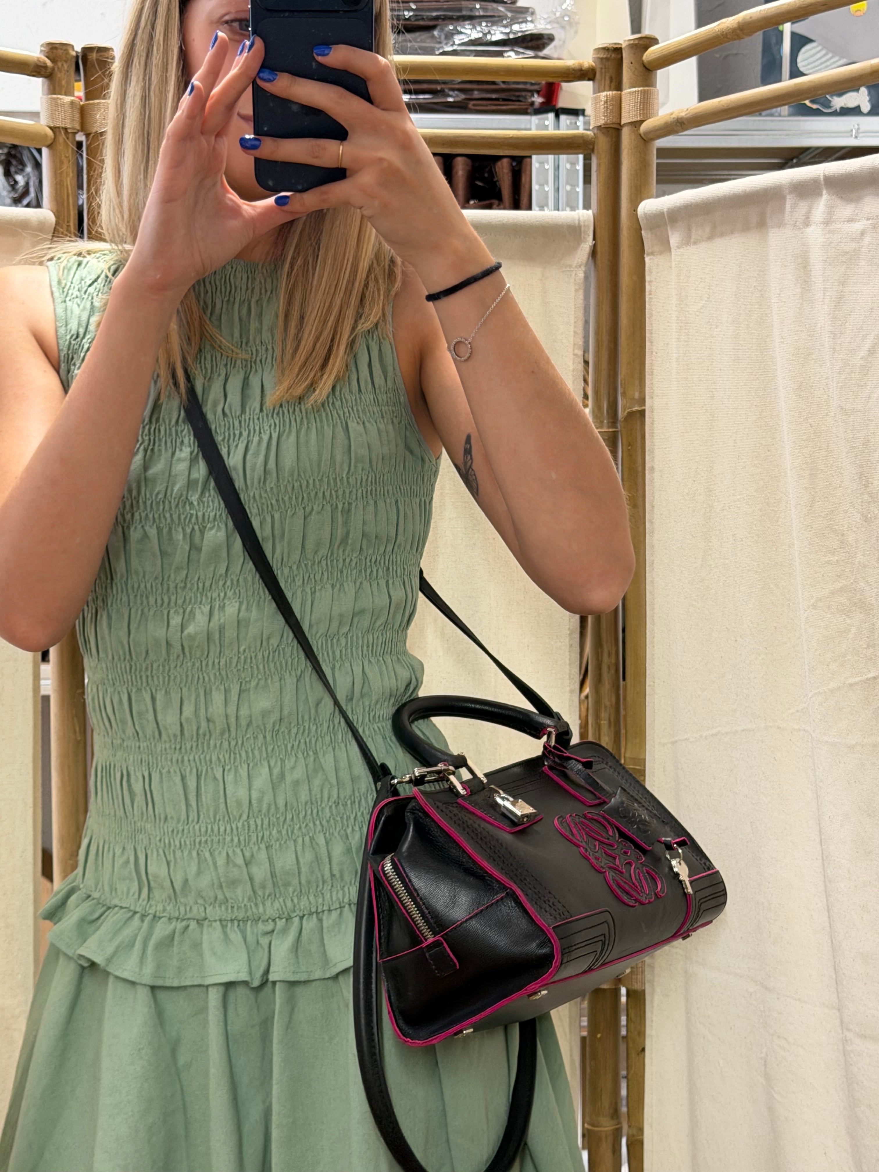 Loewe amazona negro y rosa 28 con 2 bandoleras