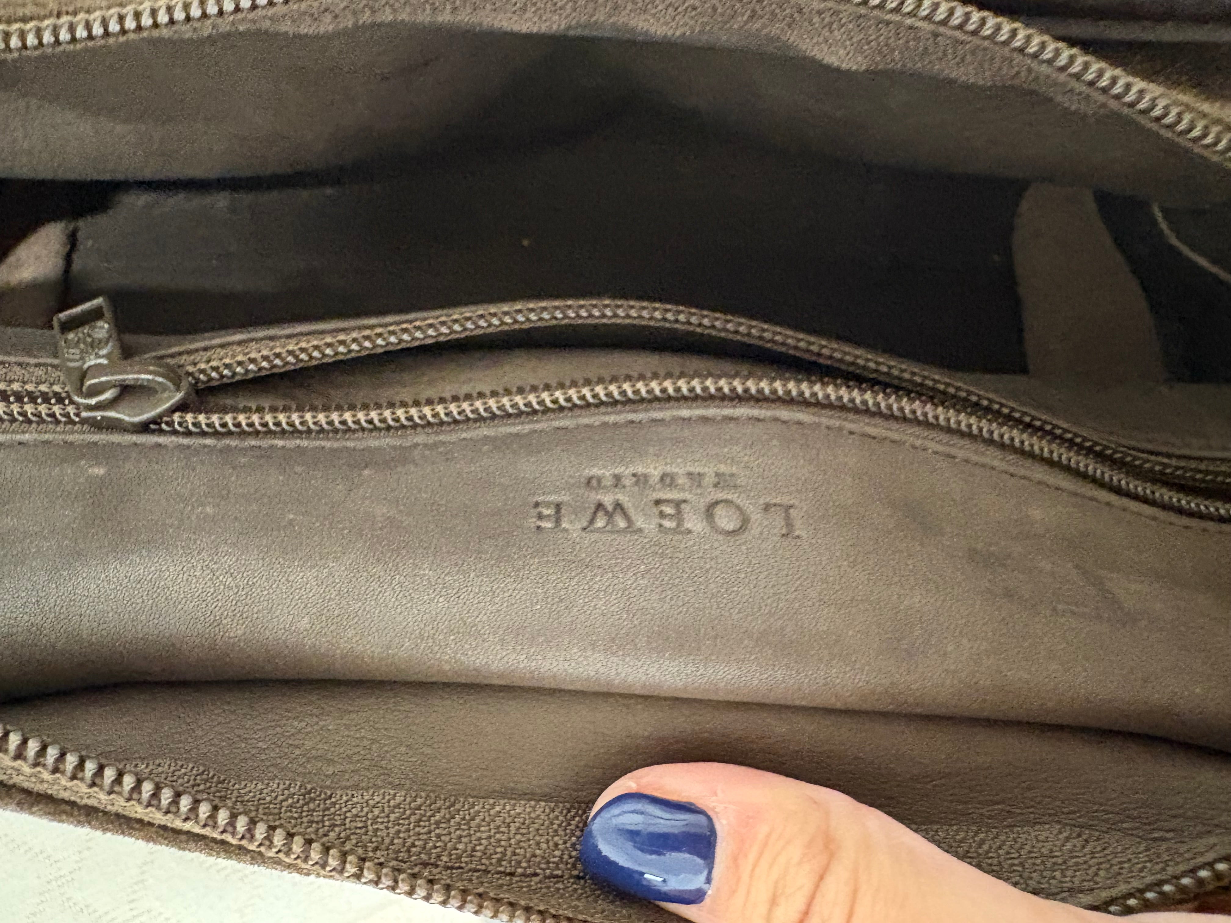 LOEWE Amazona 28 – Ante Marrón & Piel Chocolate