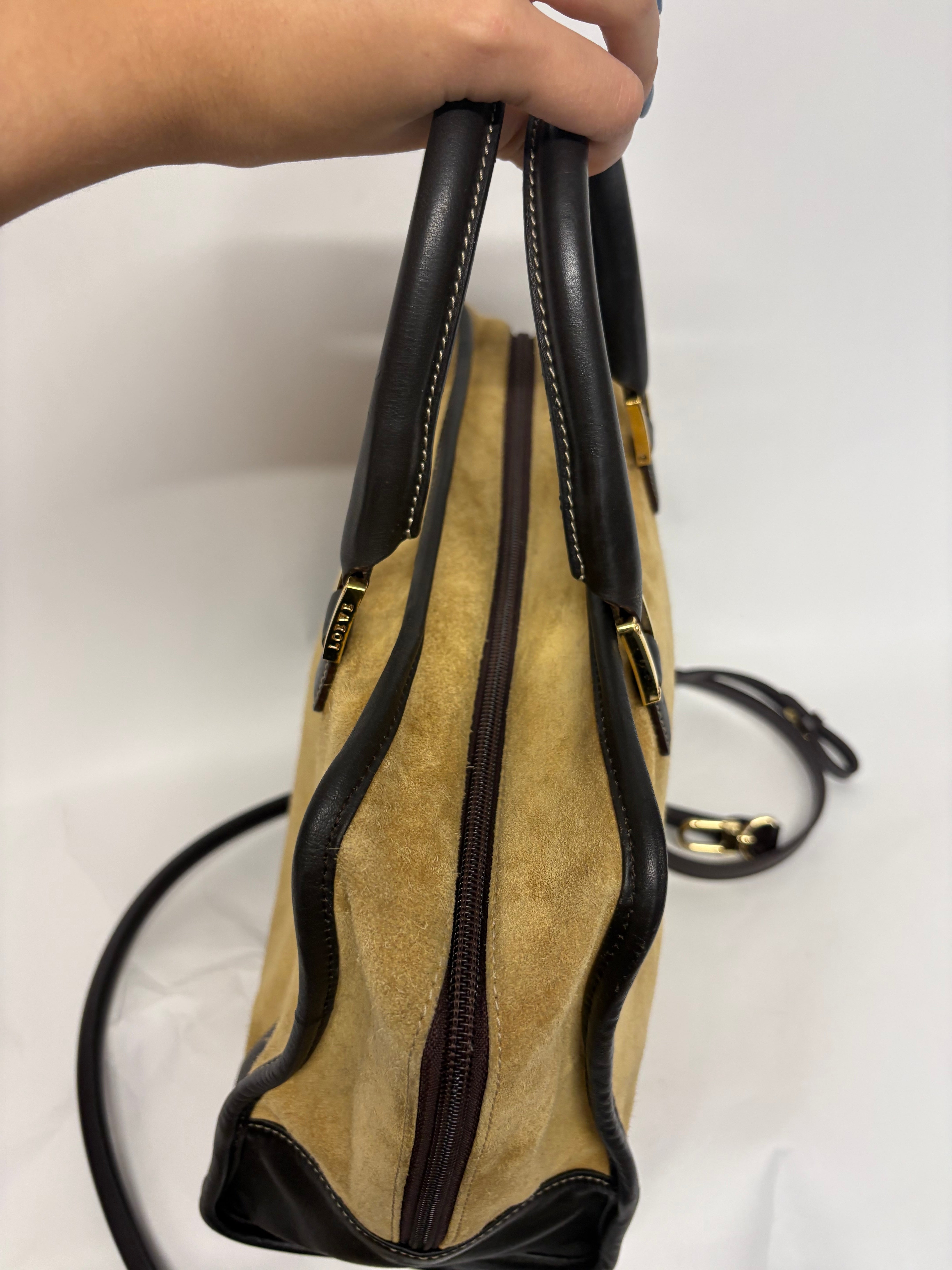 Loewe Amazona ante oro 32 marrón con bandolera extra